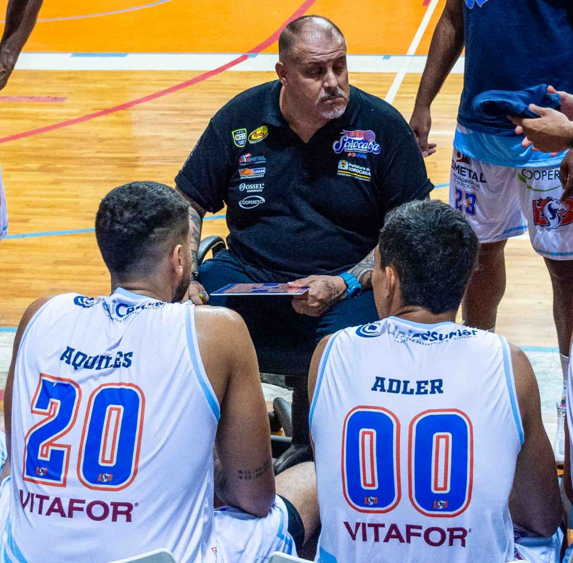 Na volta do intervalo, o jogo ficou equilibrado, com a equipe da casa fechando o terceiro quarto ligeiramente na frente