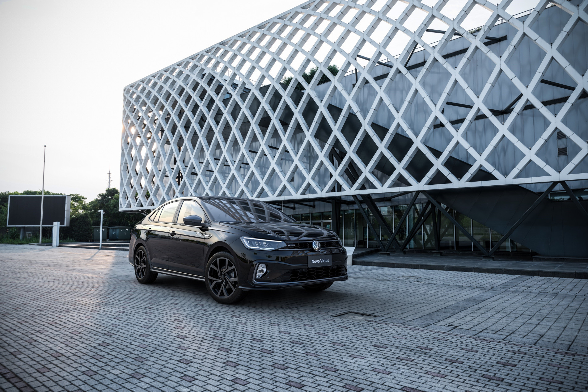 Versão Exclusive entra no lugar da GTS e, além do requinte e sofisticação no acabamento, garante boa dose de esportividade com o motor 1.4 turbo flex de 150 cavalos e 25,5 Kgfm de torque 