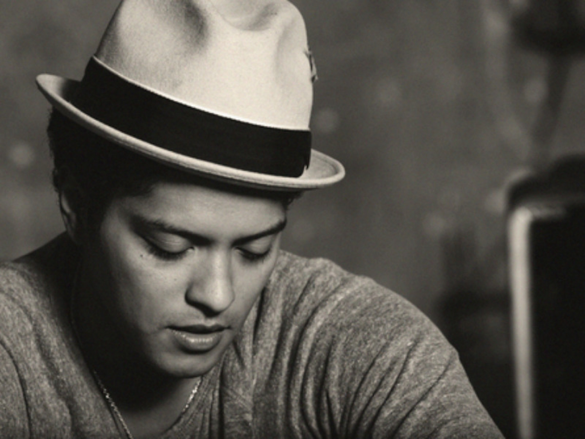 Bruno Mars teve de cancelar o show que faria em Tel-Aviv e deixou Israel às pressas