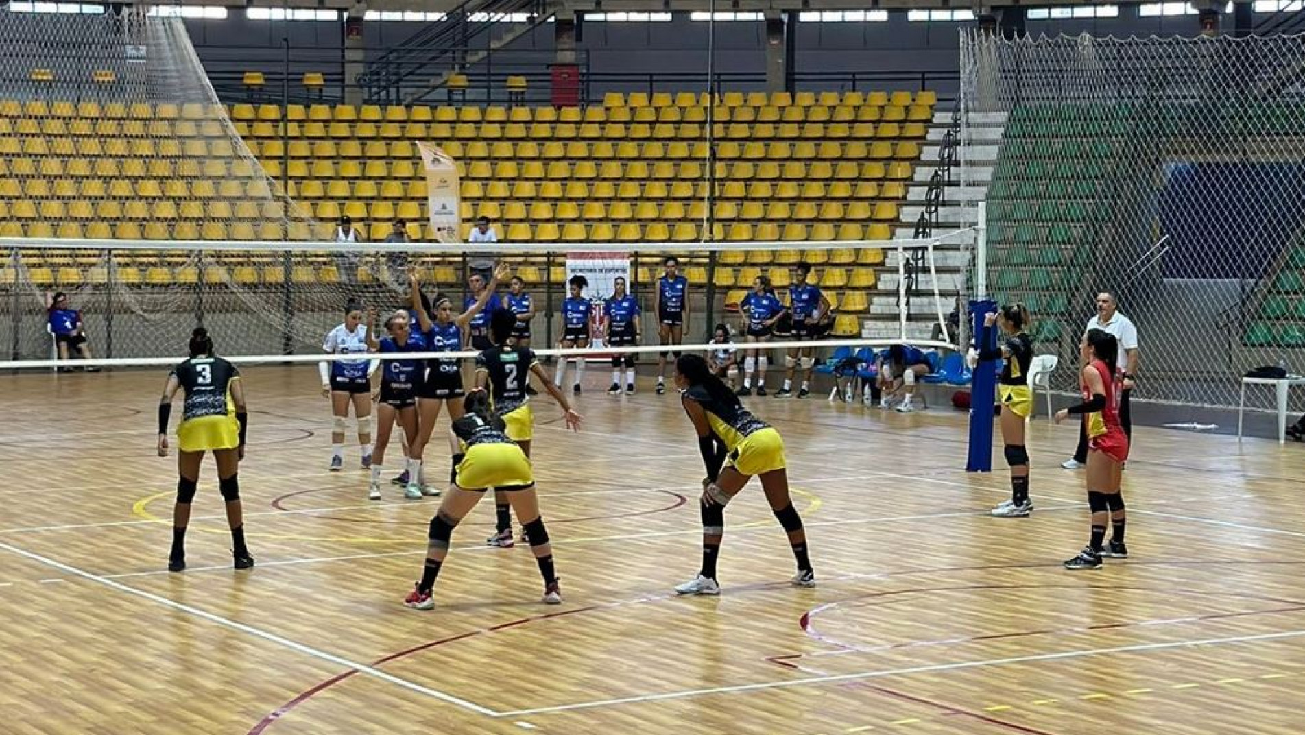 Meninas ganharam ontem por 2 sets a 0
