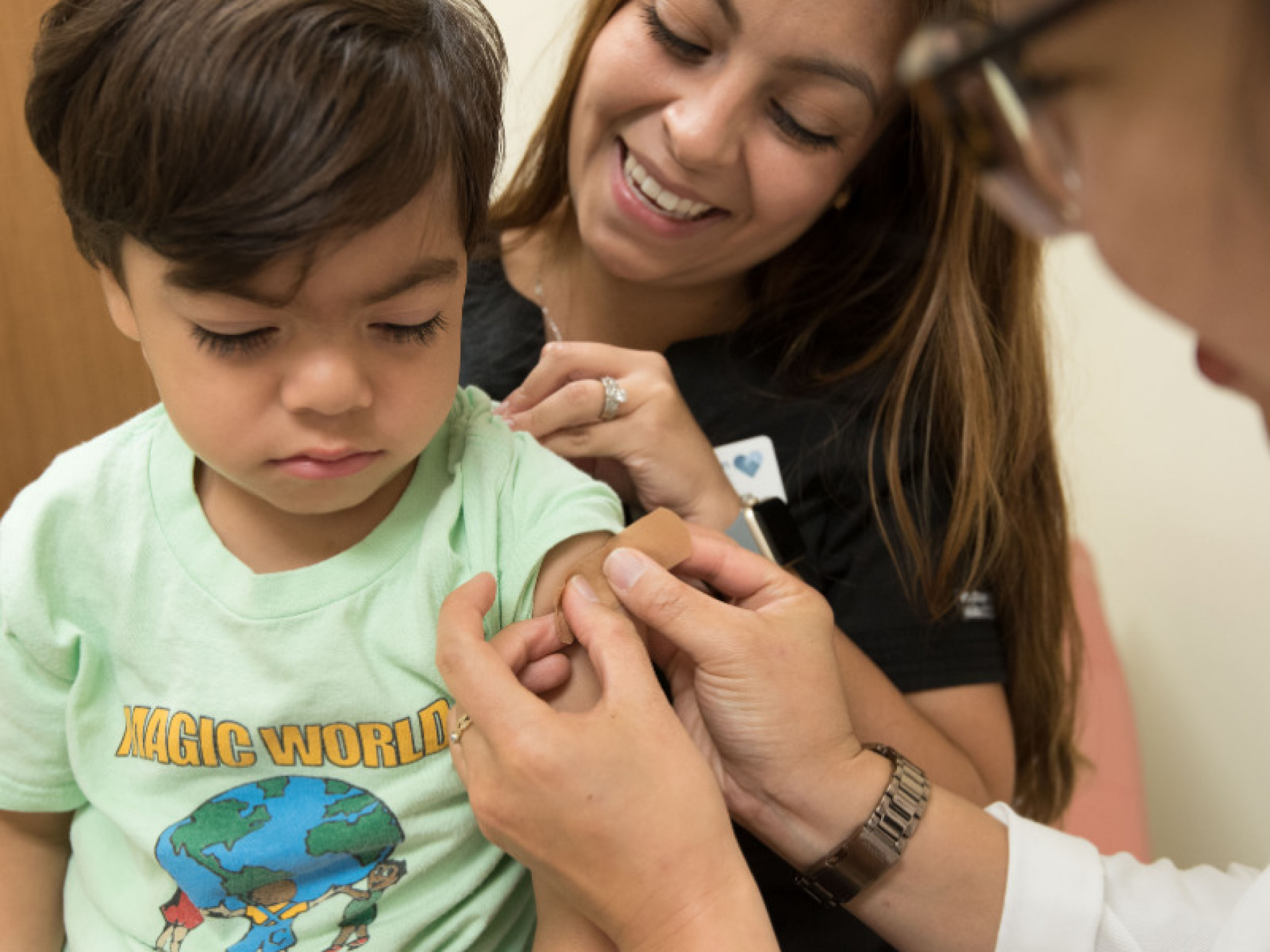 Entre as pessoas de 9 a 14 anos de idade, 21 receberam a vacina HPV; outras 78 foram vacinadas com a meningo ACWY