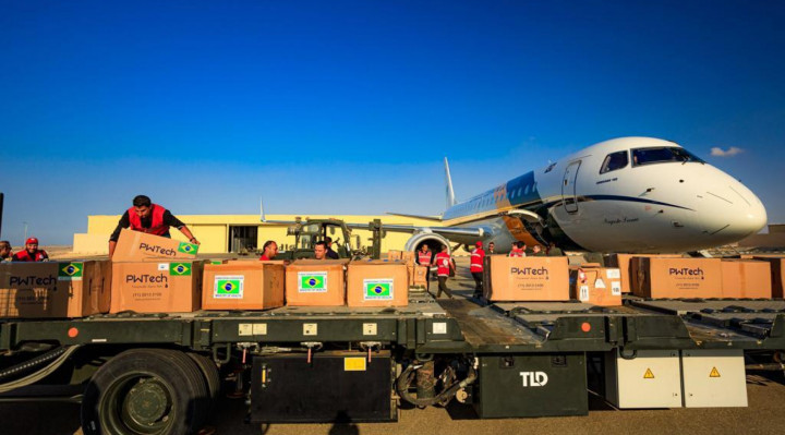 
O avião levou caixas de medicamentos, mantimentos e purificadores de água para 28 brasileiros que estão em Gaza  
