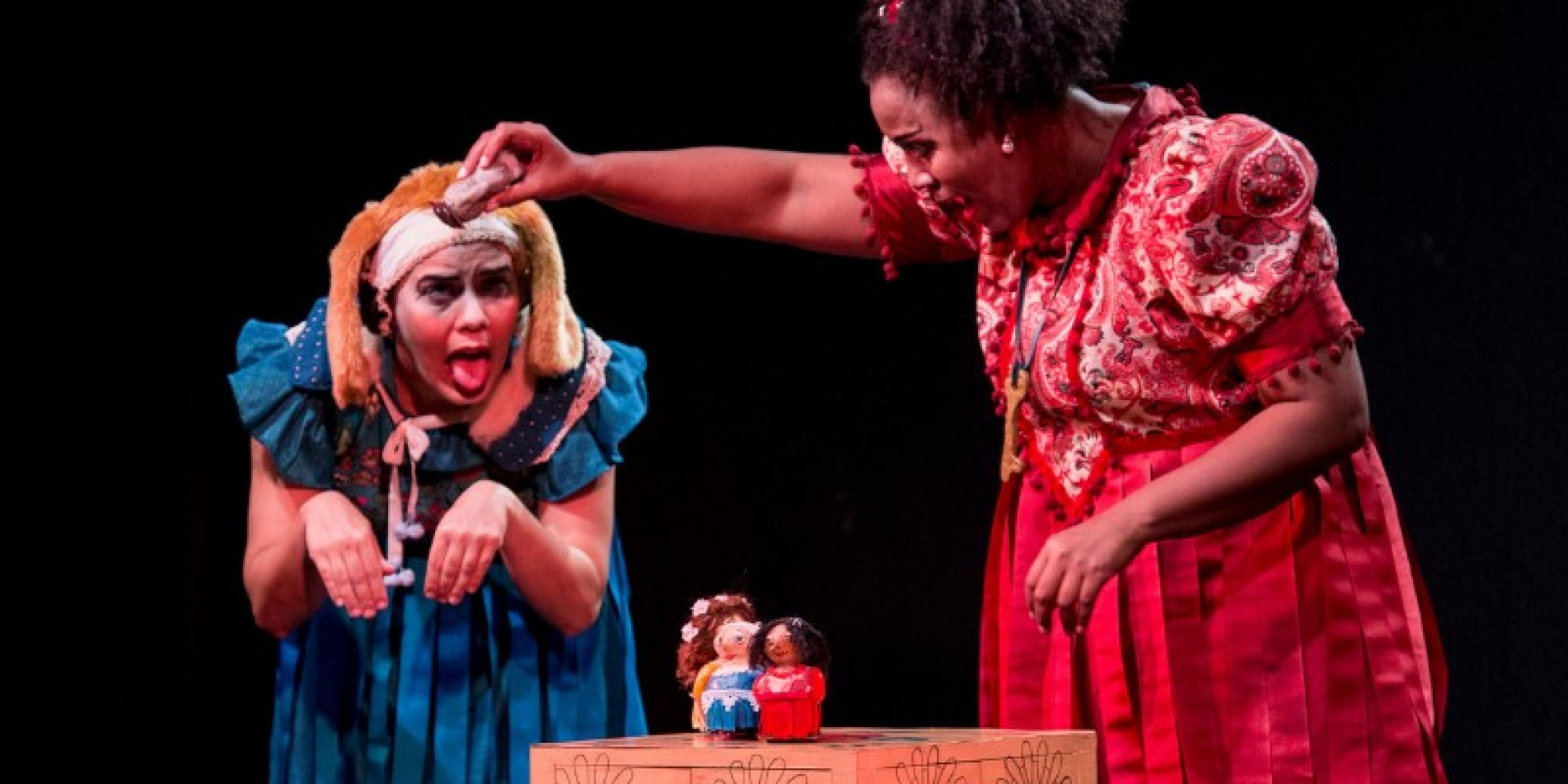 Peça conta a história de uma menininha cheia de criatividade e apaixonada pelo mundo das bruxas