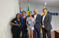 O presidente da Loja Ma&ccedil;&ocirc;nica Perseveran&ccedil;a III, Pedro Souza, entregou a premia&ccedil;&atilde;o &agrave; aluna Isabelle da Silveira Machado Cust&oacute;dio e &agrave; professora Regina Concei&ccedil;&atilde;o da Silva Gon&ccedil;alves. O viceprefeito e a secret&aacute;ria de Educa&ccedil;&atilde;o tamb&eacute;m homenagearam os vencedores - ARTHUR B. MANOEL