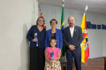 A secret&aacute;ria da Educa&ccedil;&atilde;o, Marlene Manoel Leite, entregou o pr&ecirc;mio a Heloise Valentina dos Santos e &agrave; professora Vera L&uacute;cia Pereira Covos. O vice-prefeito, Fernando Martins da Costa Neto, participou da homenagem - ARTHUR B. MANOEL
