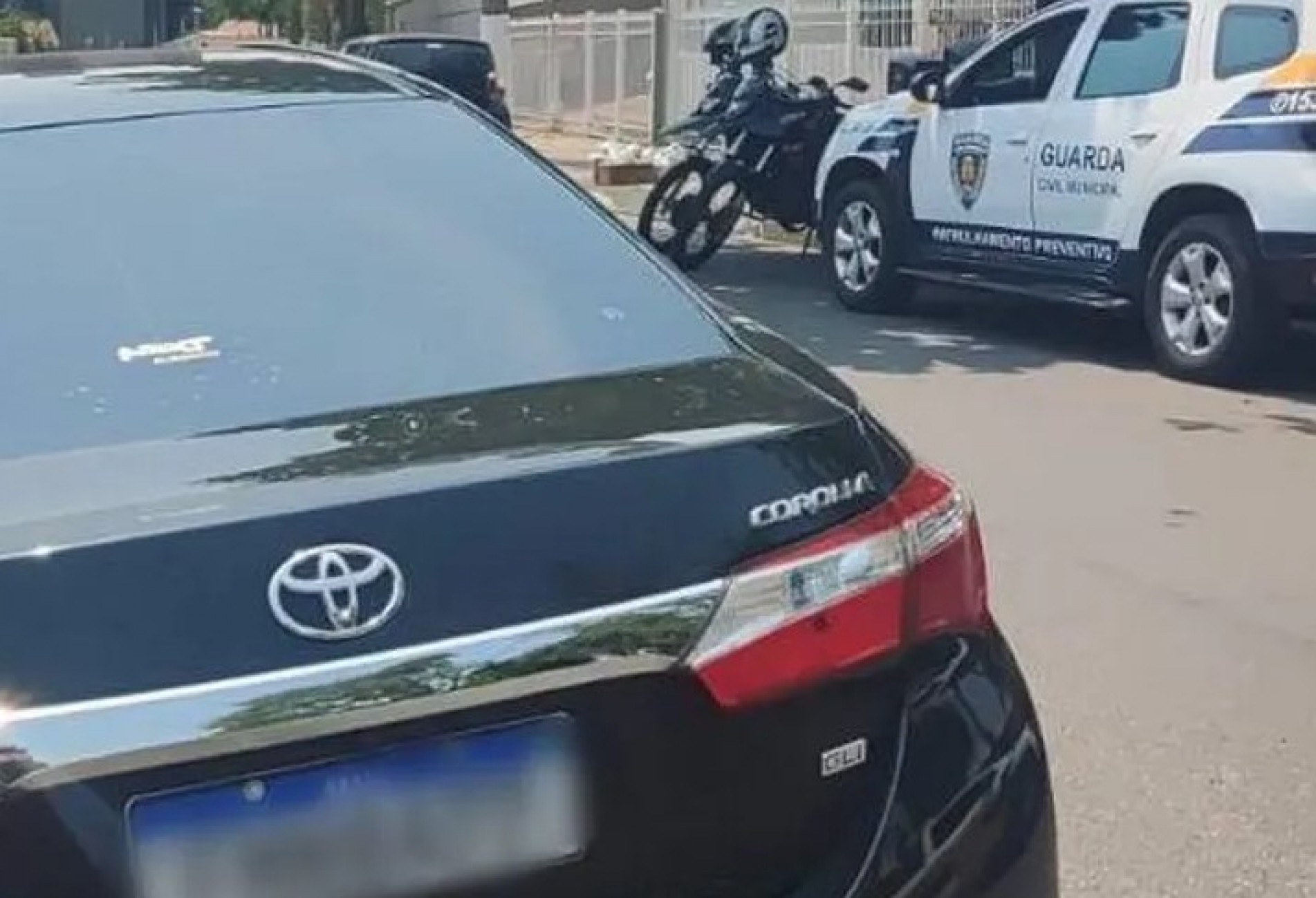 Após o crime, o homem fugiu em um Corolla preto