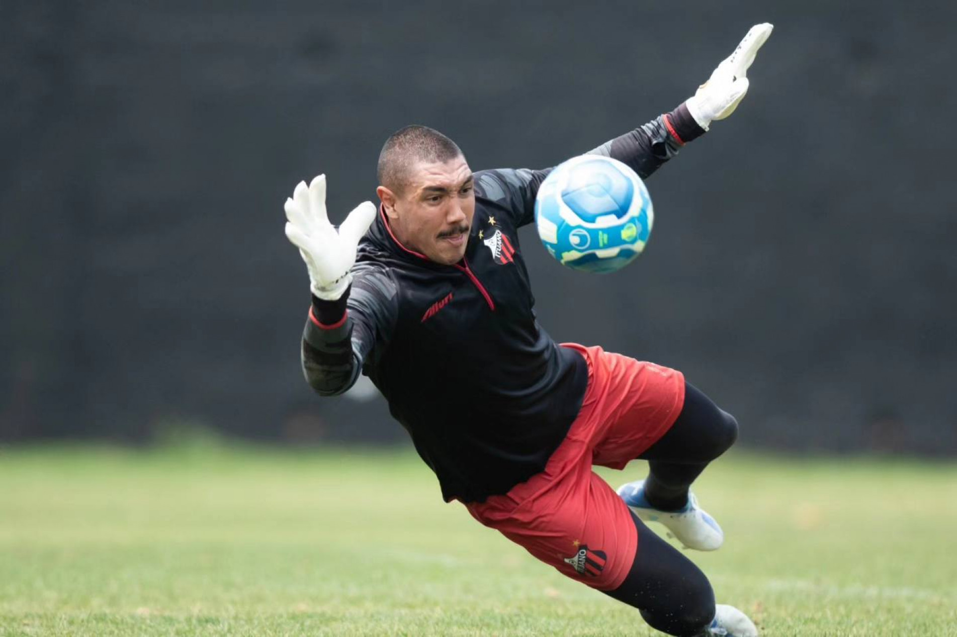 Com 36 pontos, Galo precisa se afastar do Z4