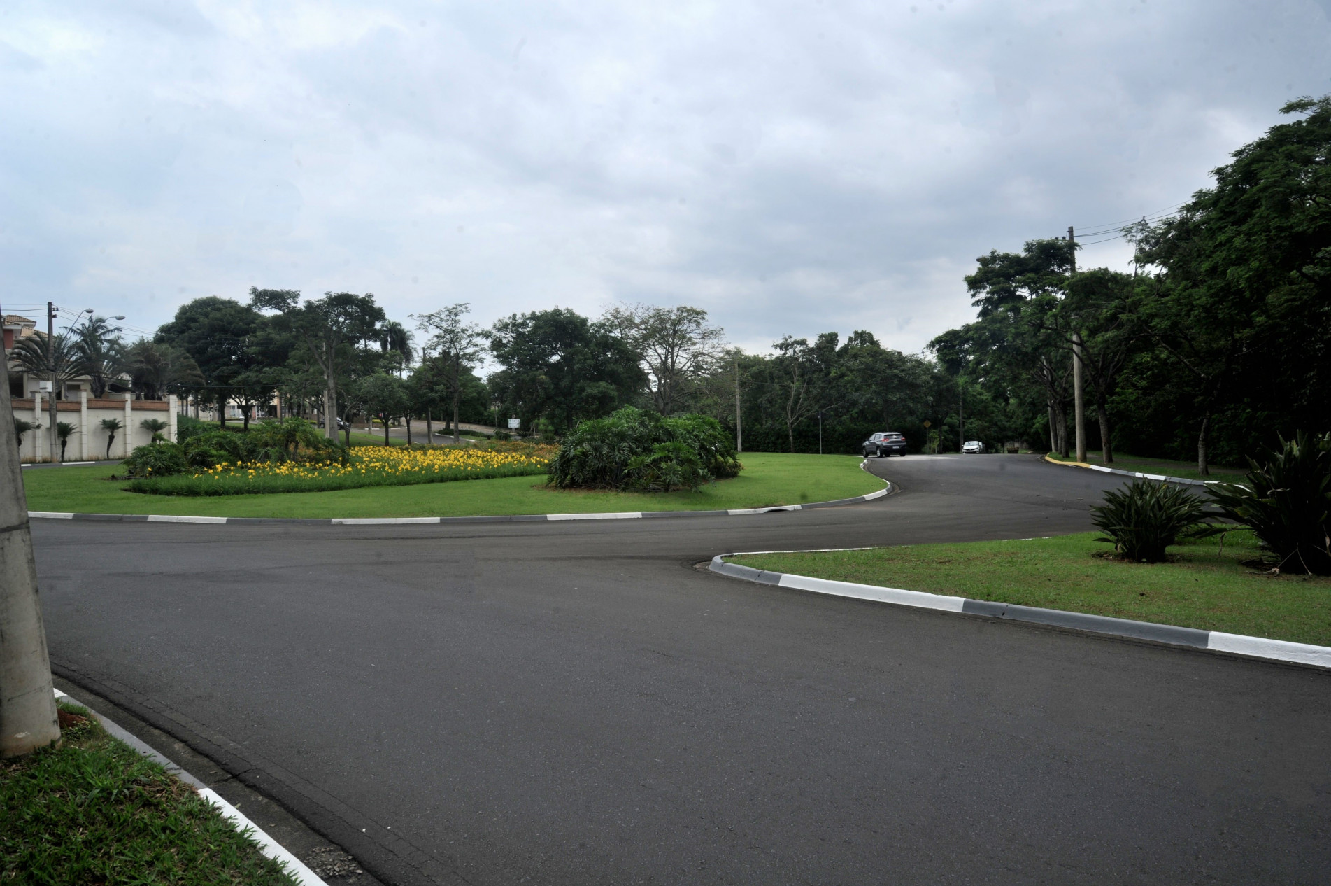 Para viabilizar a obra, parte da área de mata precisará ser utilizada e muitas árvores deverão ser retiradas do local. Projeto original indica que será necessário fazer uma interligação na rua Carlos David Oetterer de Almeida, ao lado do condomínio residencial Villa dos Inglezes, em um trecho bastante arborizado