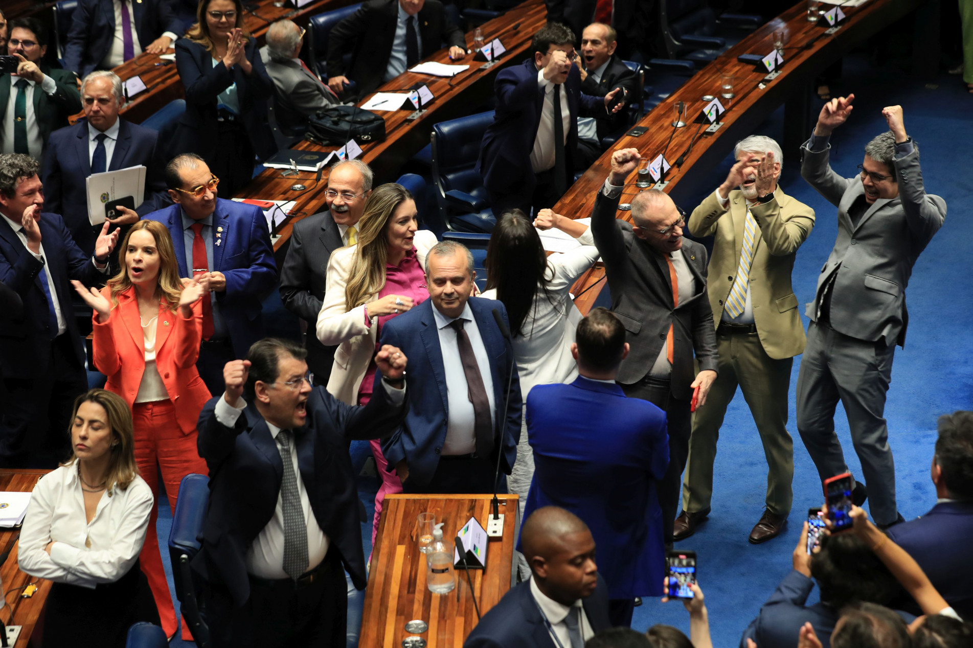 Senadores aprovaram a reforma por 53 votos a 24