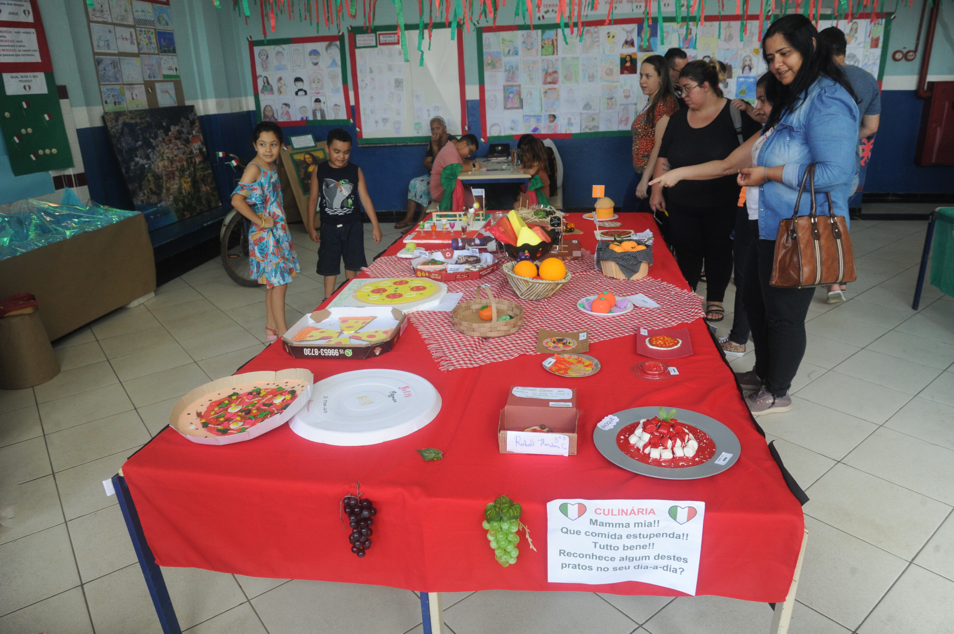 Cada ano estudou um povo ou país e preparou espaços temáticos para compartilhar os conhecimentos