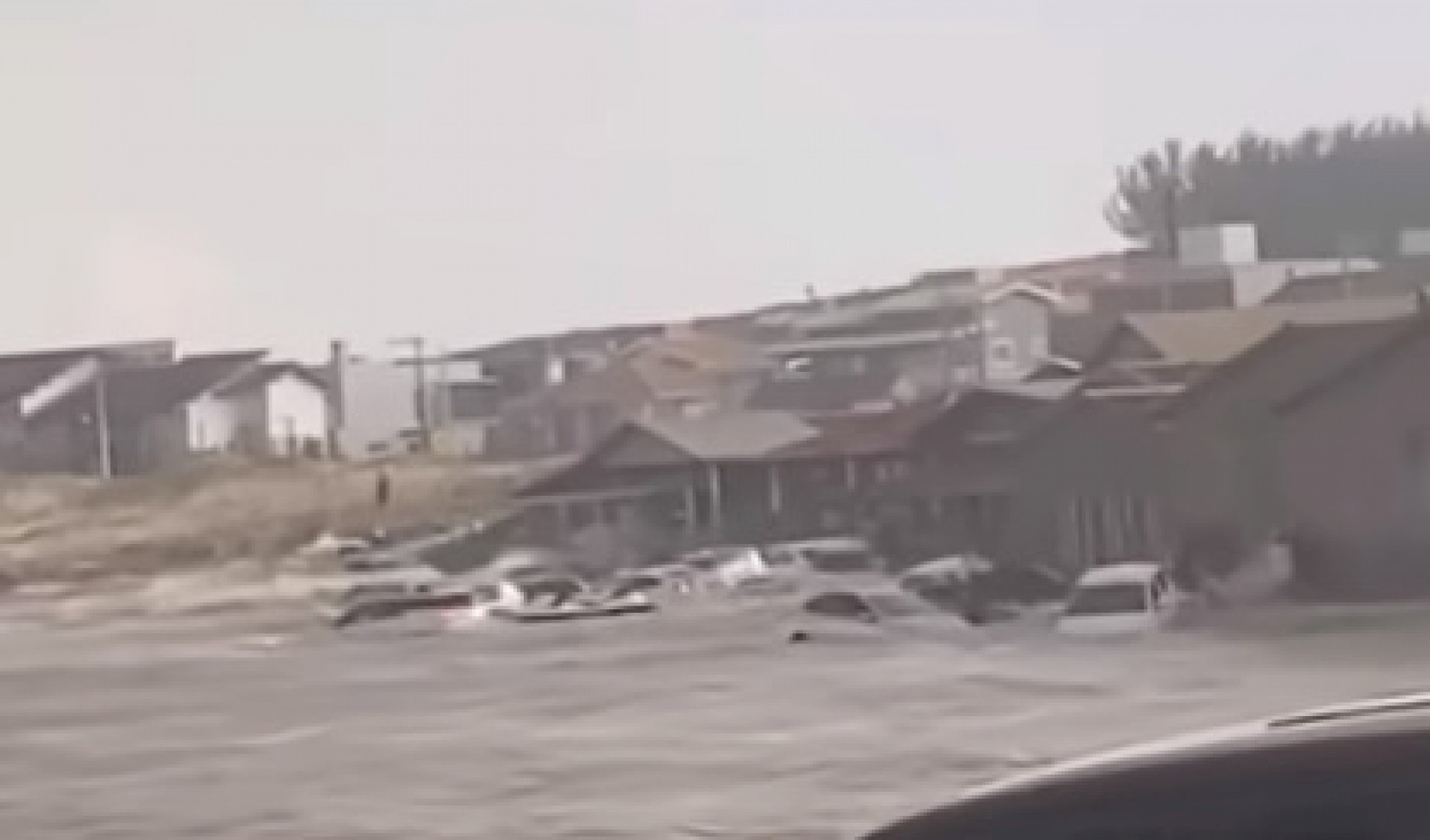 Não havia sequer previsão de mar agitado, nem de alagamentos costeiros na região neste fim de semana