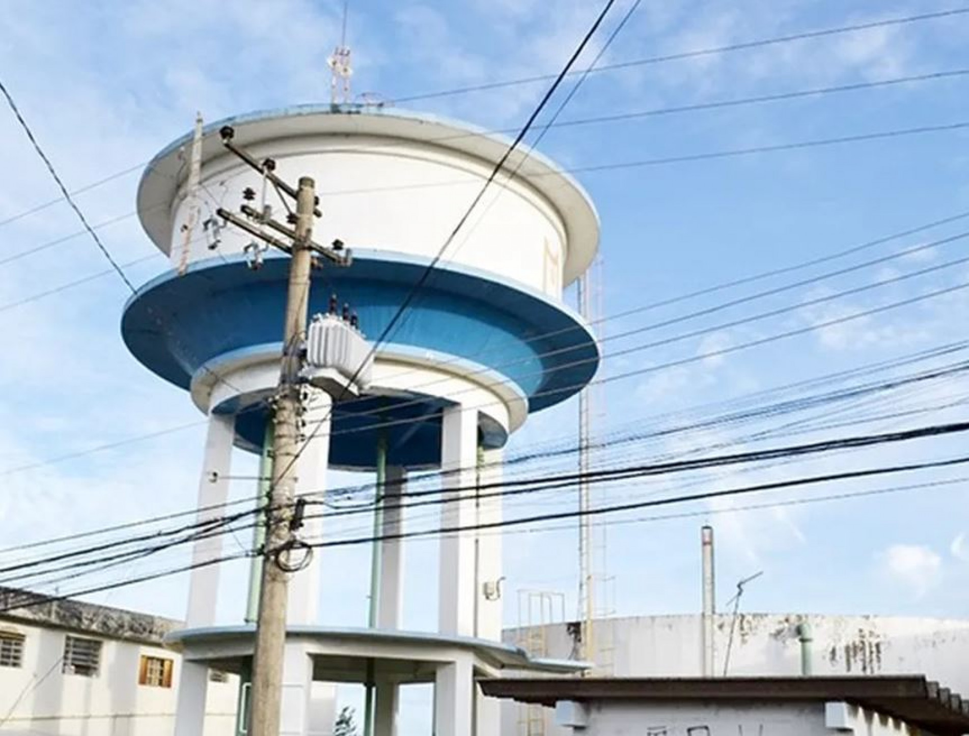 Reservatórios da cidade não estão dando conta do alto consumo 