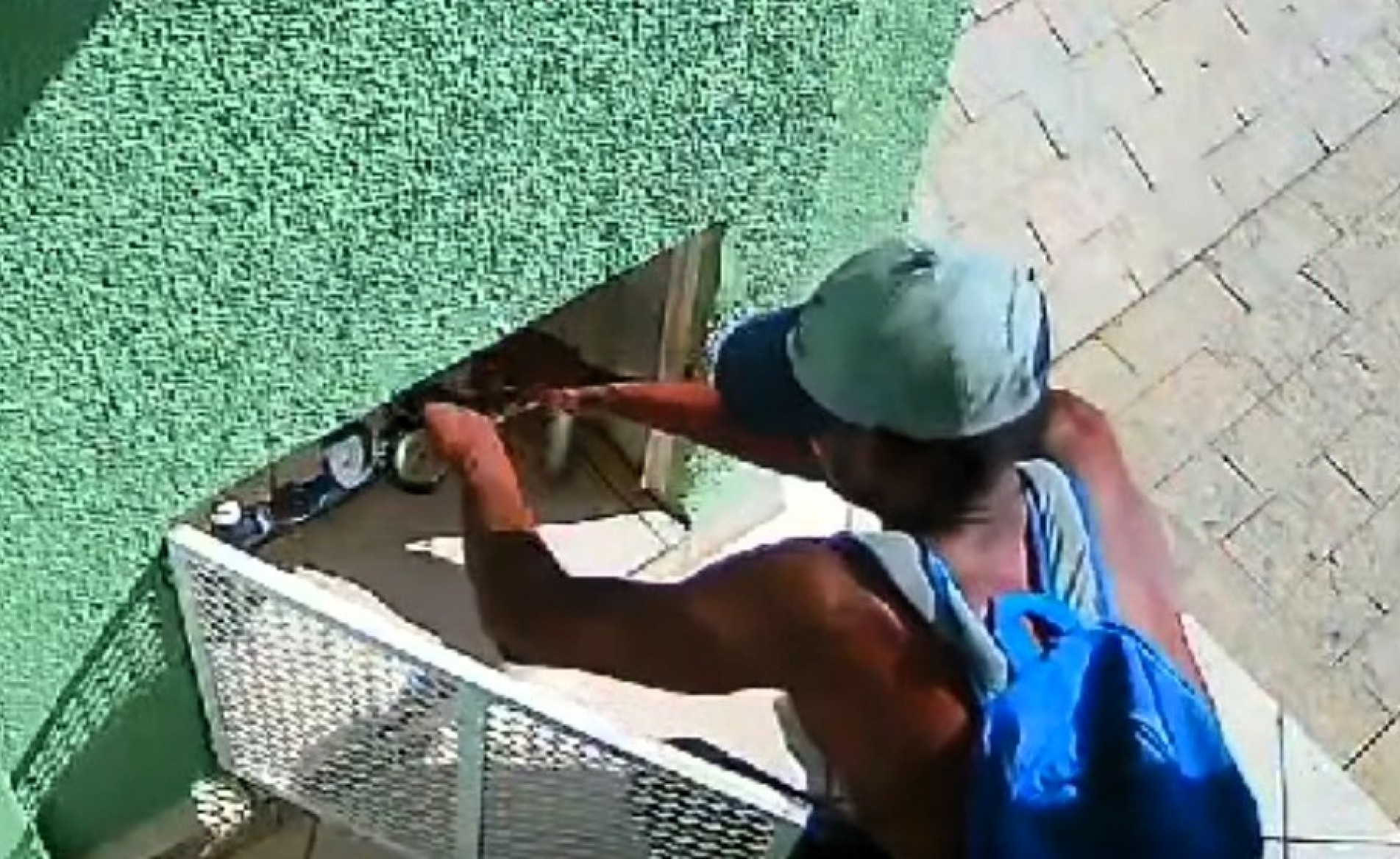 O homem praticava furtos de hidrômetros, torneiras, cadeados e de bicicleta