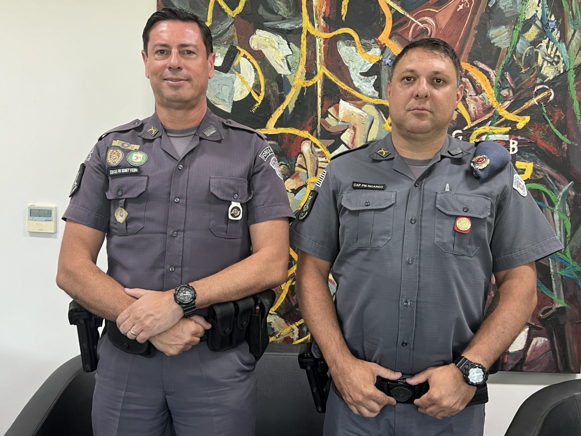 Tenente-coronel Sidney Roberto Vieira Gomes visitou o Cruzeiro acompanhado do capitão Ricardo Cardoso Teobaldo