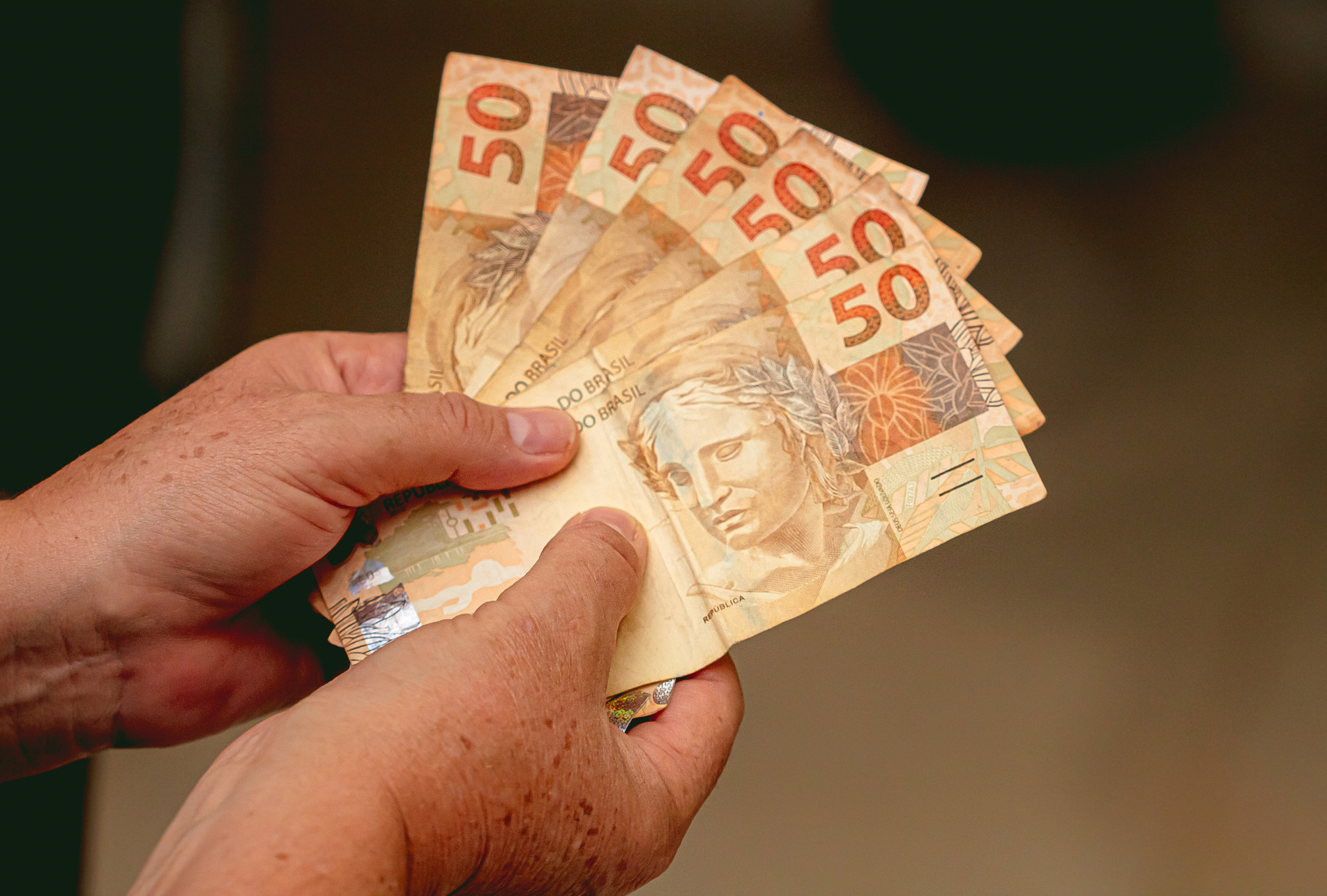 Em novembro, o Bolsa Família alcançará 21,18 milhões de famílias, com gasto de R$ 14,26 bilhões  