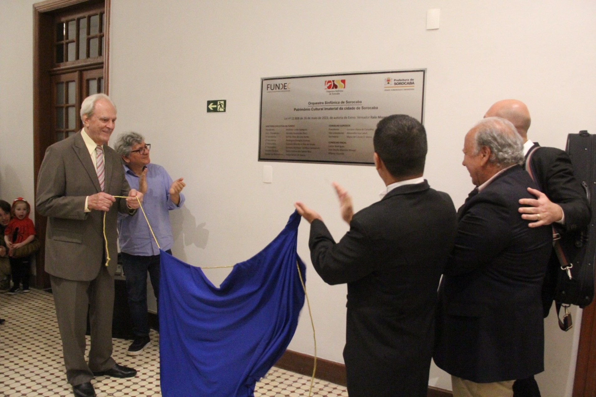 Descerramento da placa contou com a presença de maestros, músicos e autoridades