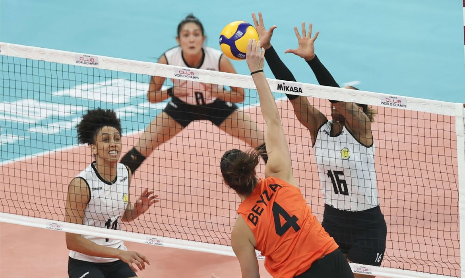 Vôlei: Praia cai na semi e vai lutar por 3º lugar no Mundial de Clubes