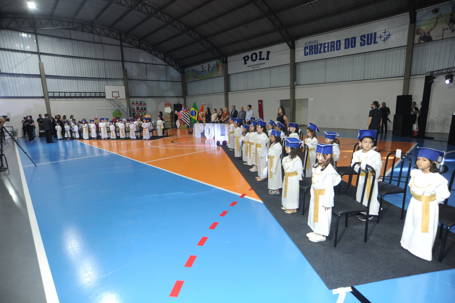 Encerrando o ciclo pré-escolar, as crianças de 5 e 6 anos agora estão aptas para o ensino fundamental