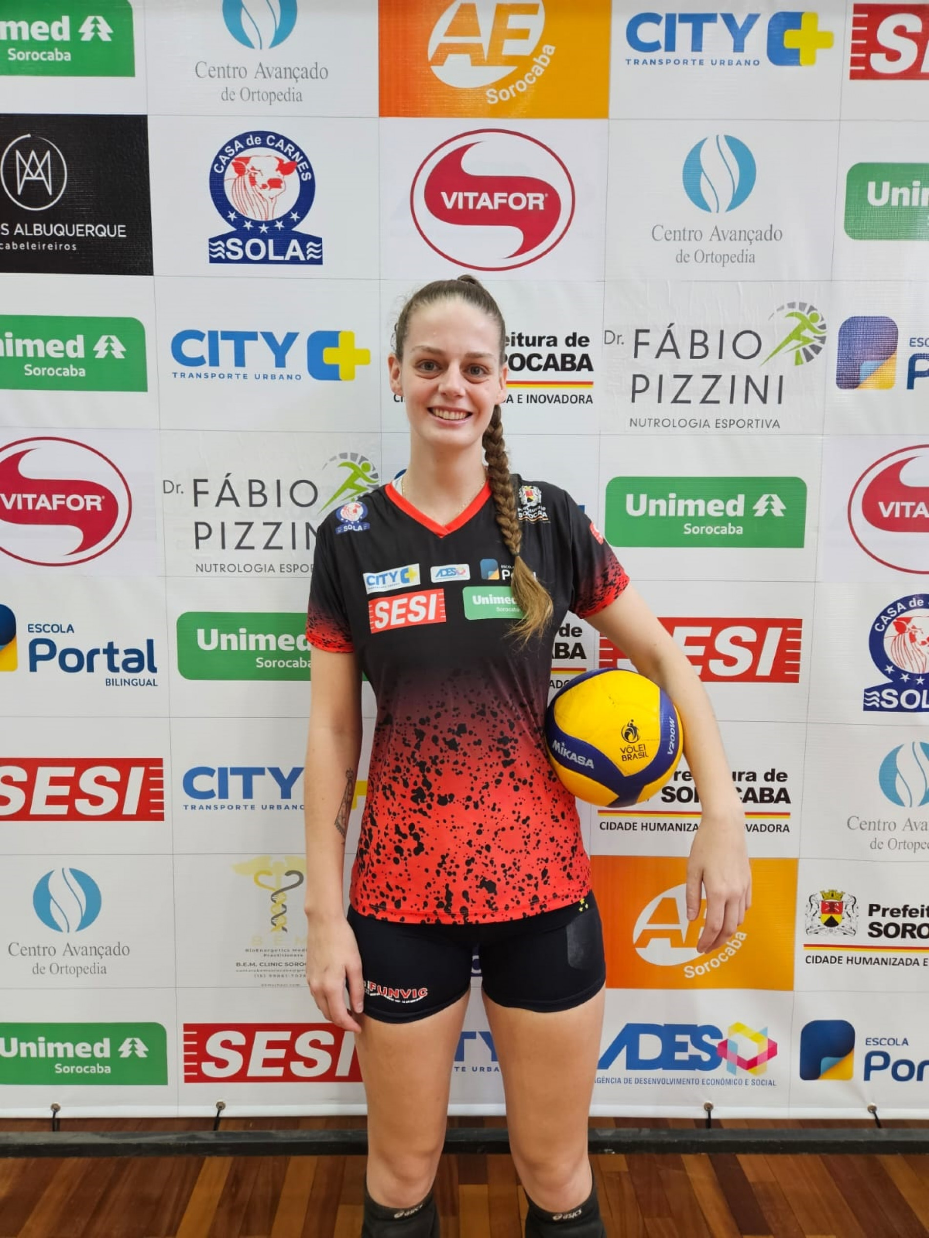 Rafaela Sippel tem 23 anos
