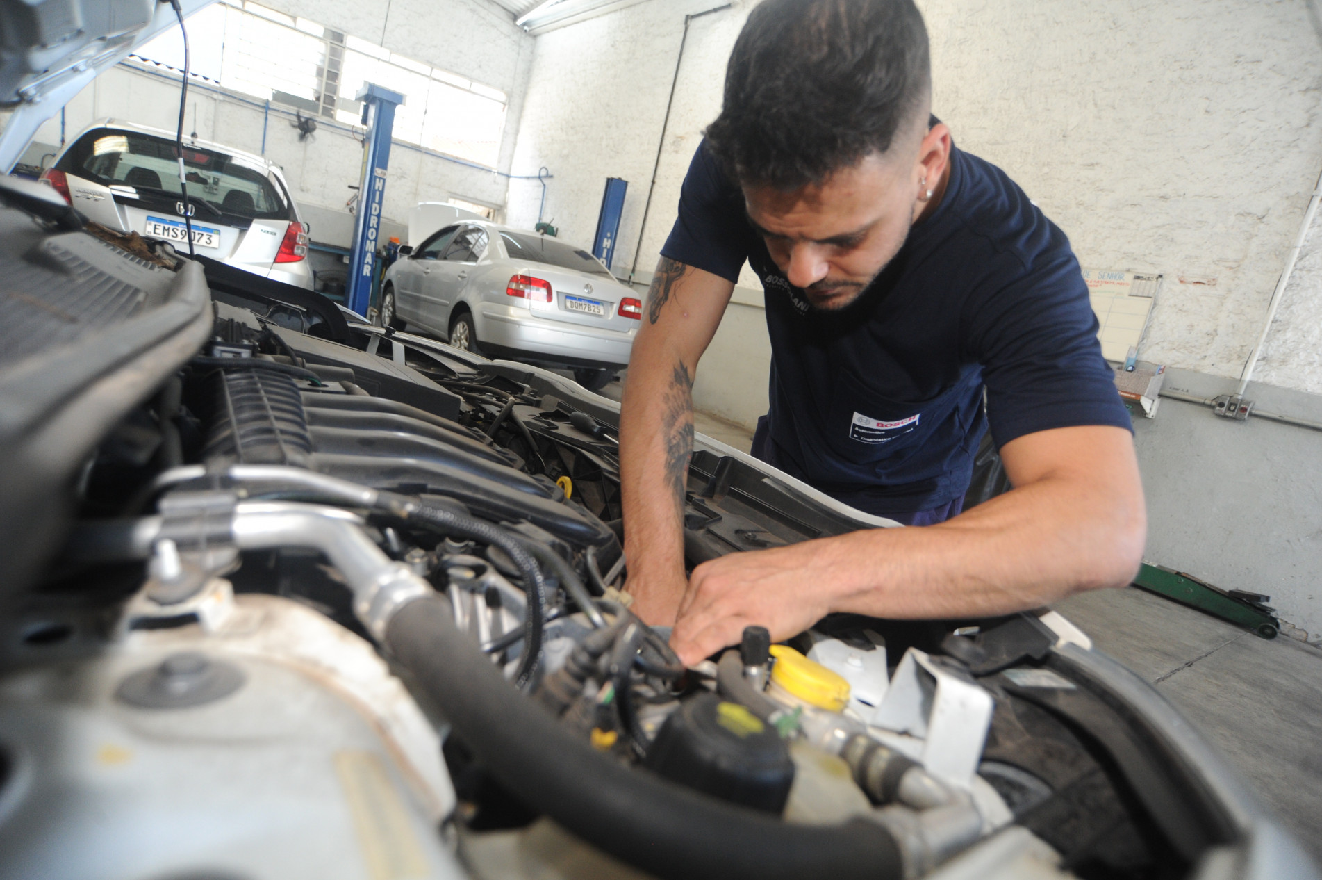 Peixoto inclui a troca de óleo do motor e a verificação de vazamentos na checagem básica