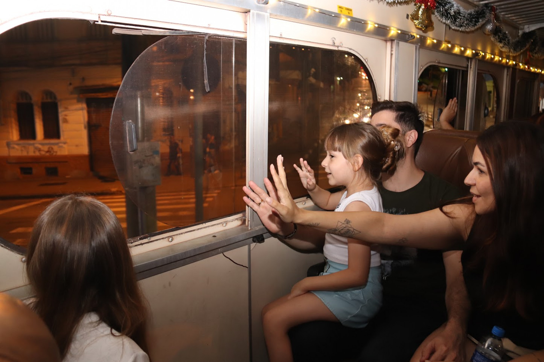 Novos passeios do Trem Iluminado acontecem entre os dias 26 e 30 de dezembro 