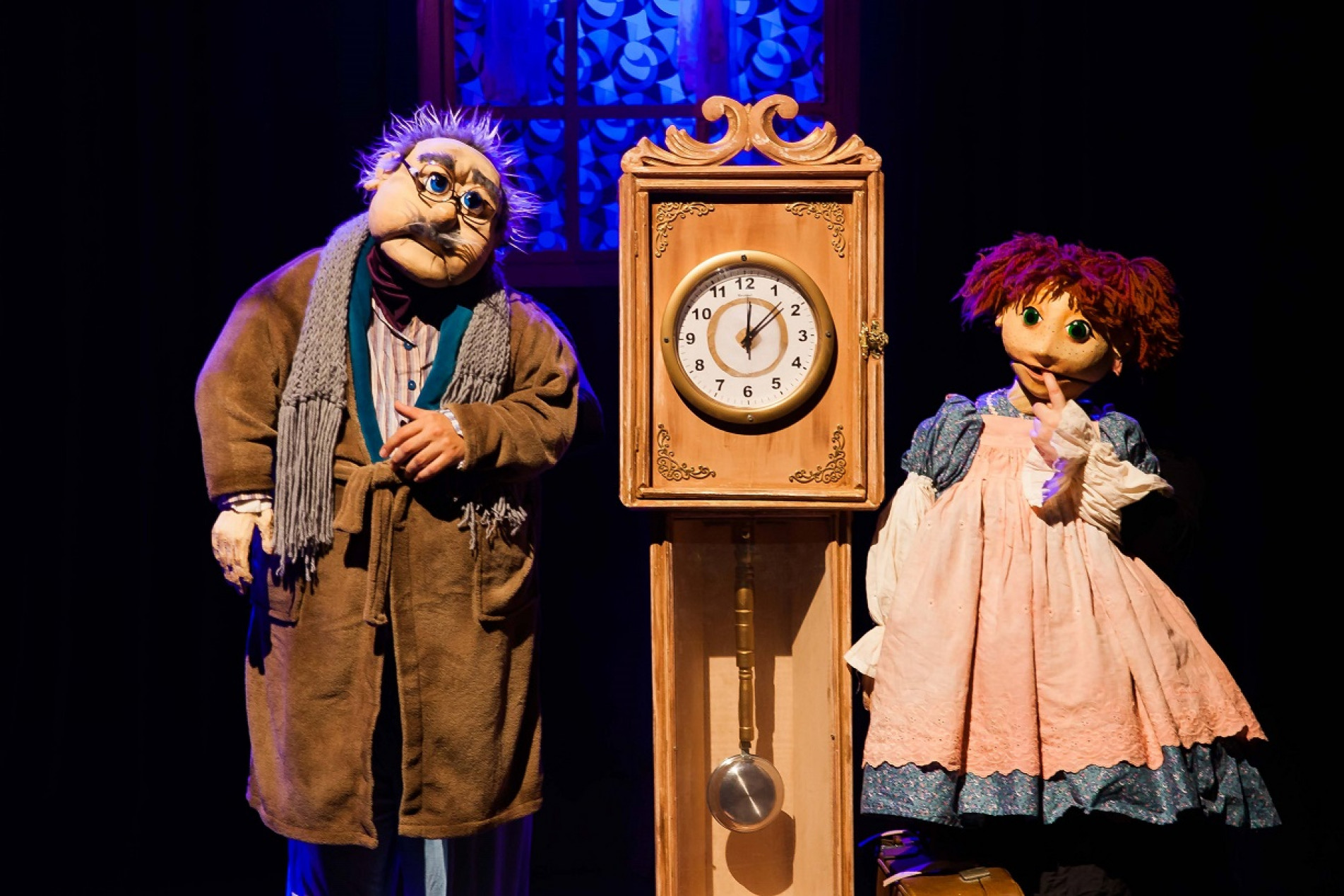 A amizade entre uma menina, seu avô e o tempo é o enredo do infantil 