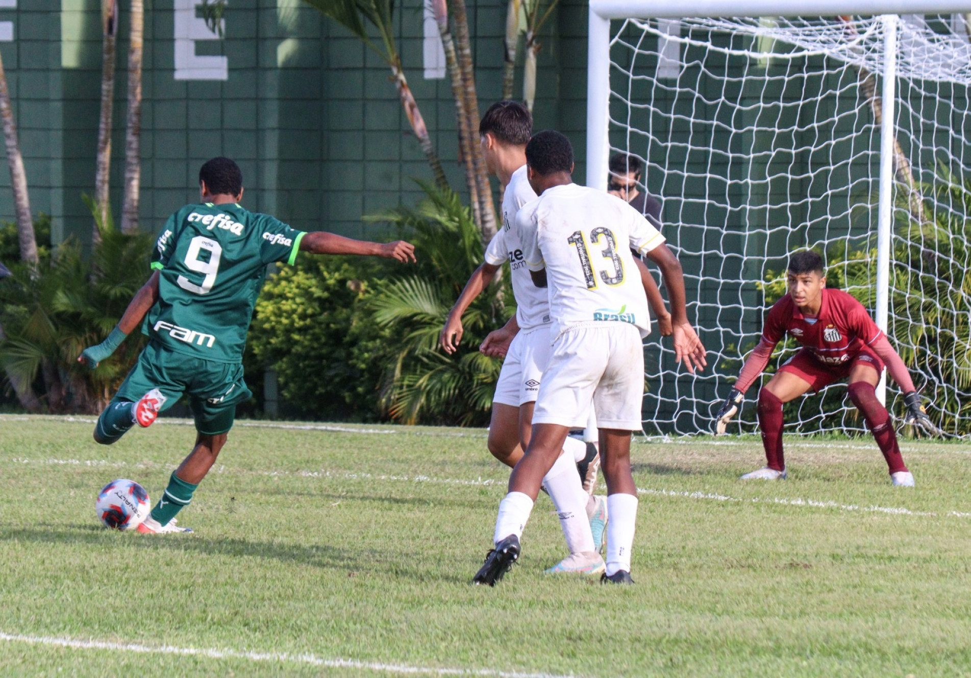Palmeiras eliminou o Santos, atual campeão, por 2 a 0