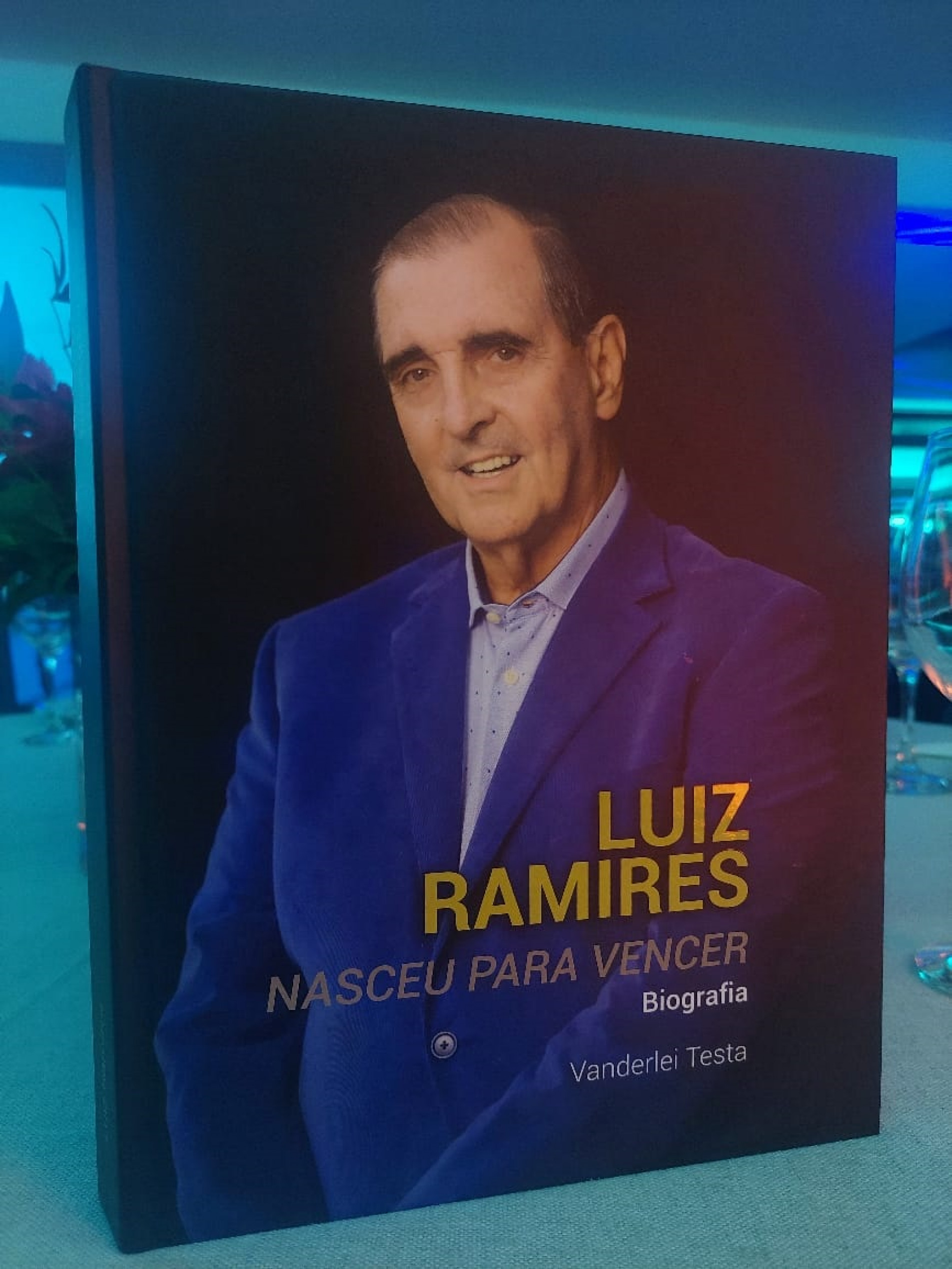 Obra foi lançada ontem, durante evento no Clube de Campo de Sorocaba com a participação de familiares, amigos e personalidades