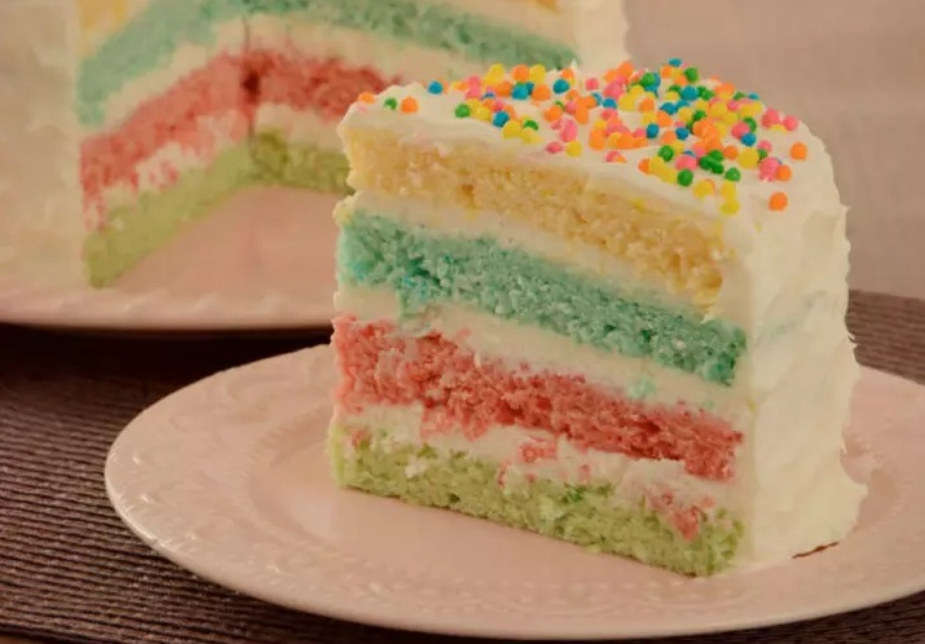 Suas cores encantam os olhos e o paladar principalmente das crianças