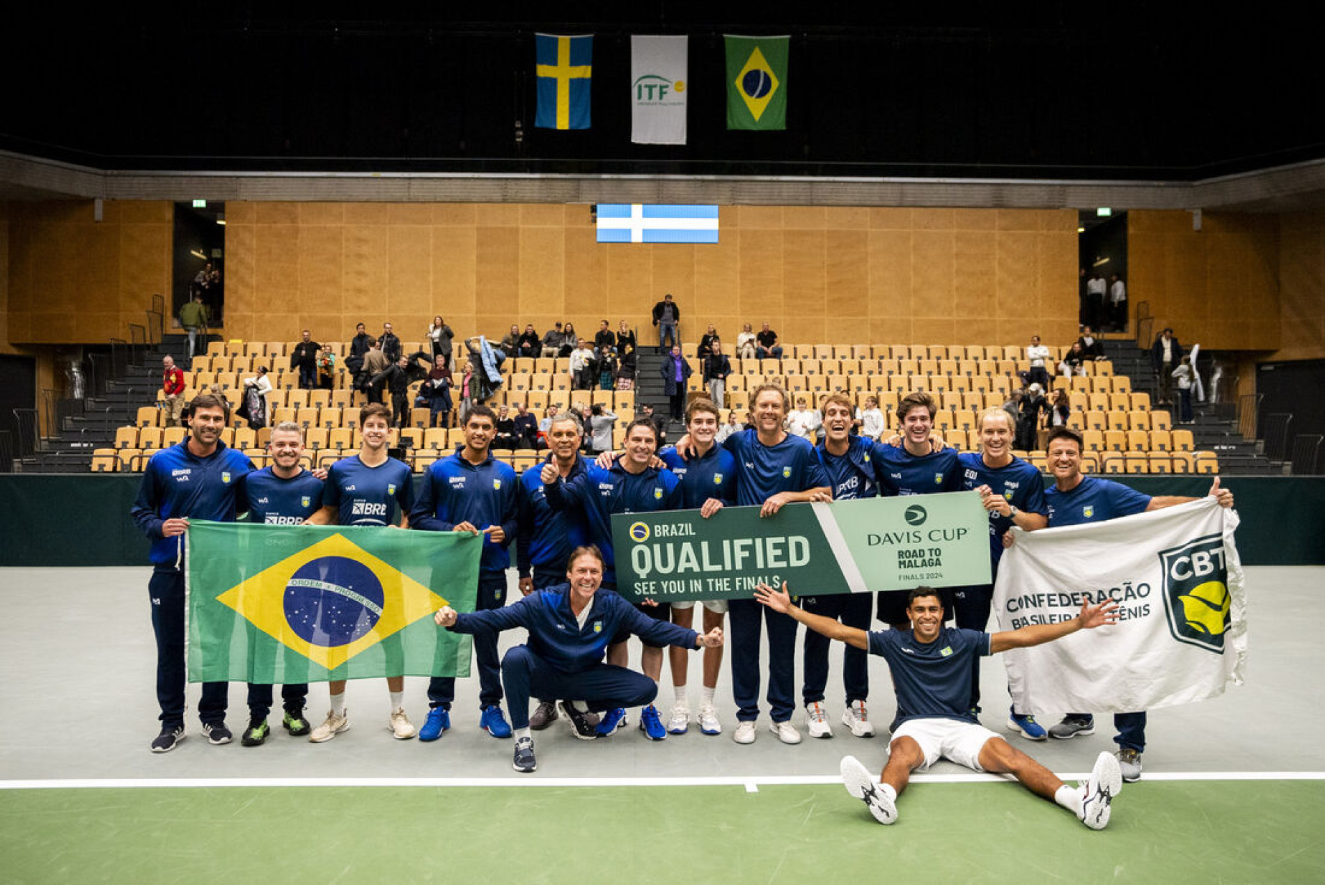 Atletas e comissão técnica brasileira comemoram classificação às finais da Copa Davis