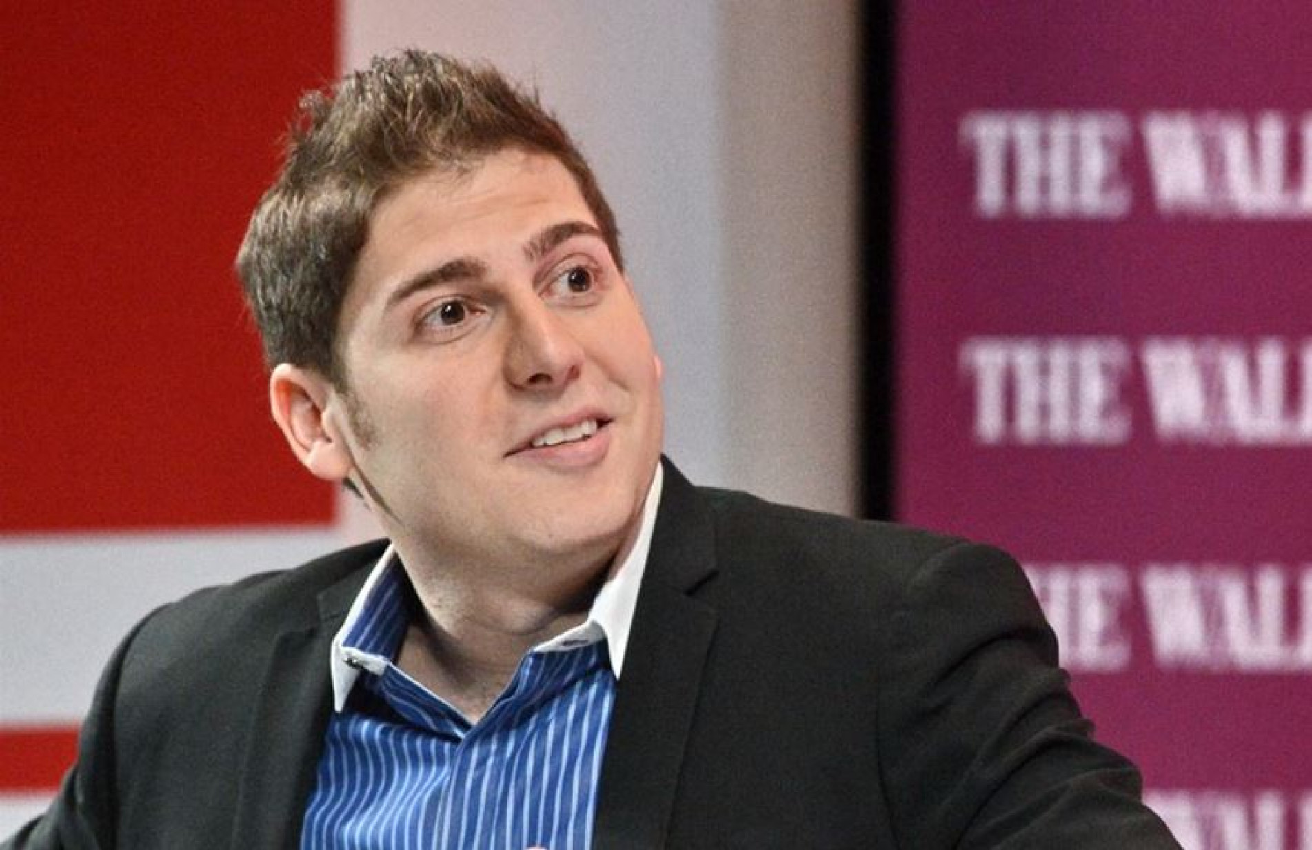 Bilionário fundou Facebook com Mark Zuckerberg