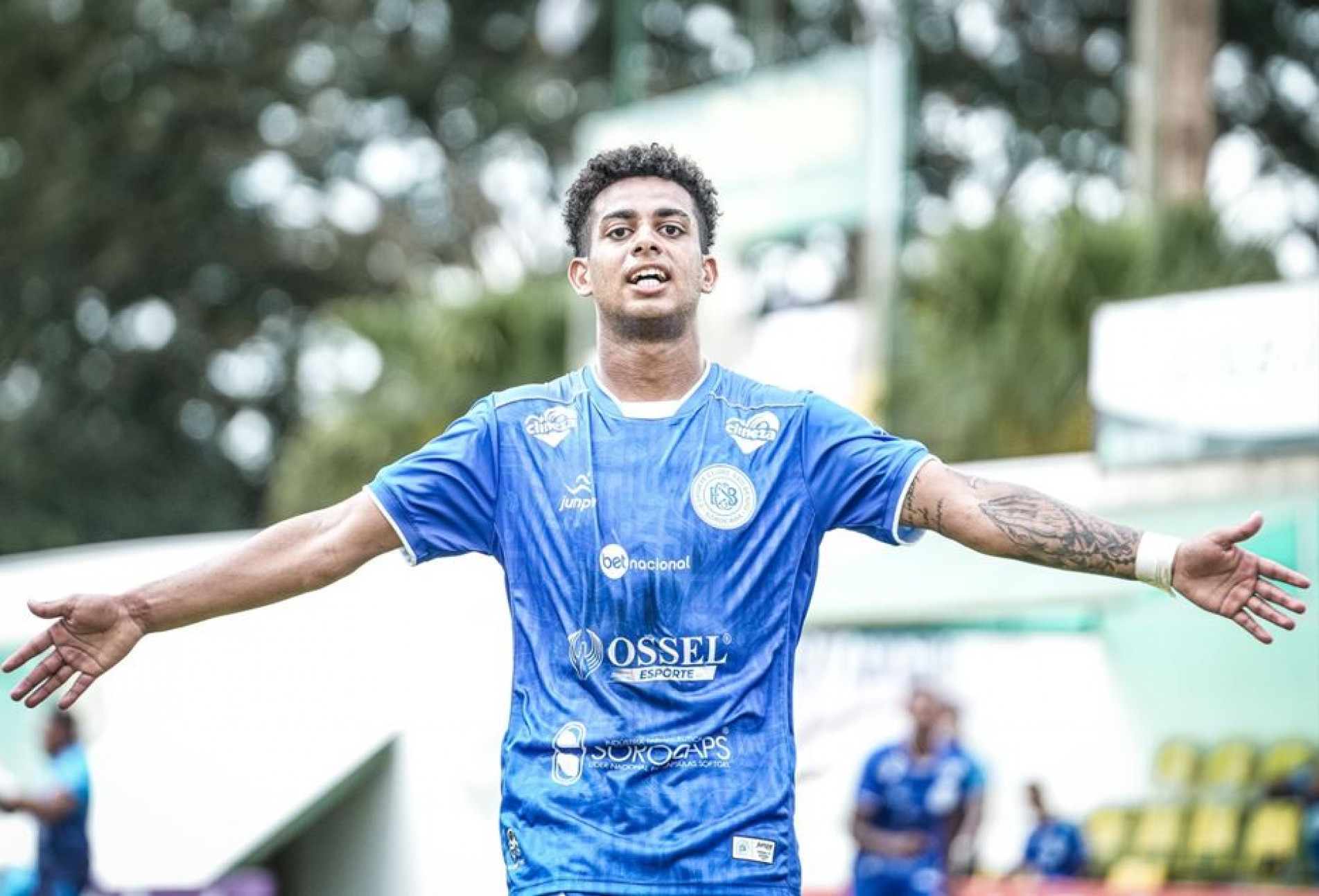 Coutinho espera dar sequência à boa fase após marcar seu primeiro gol