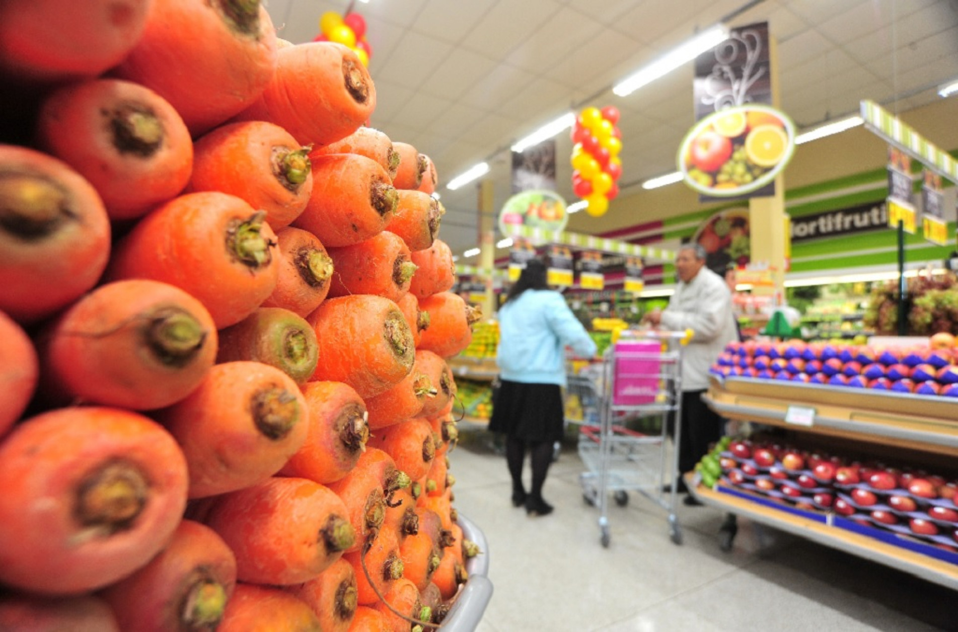 Entre os alimentos, maior alta de preço foi a da cenoura (36%), seguida pela batata (22%)