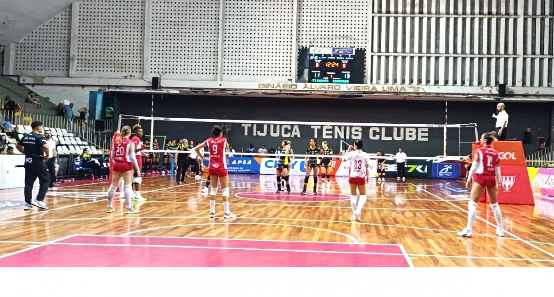 Placar final foi 3 sets a 0. As parciais foram 25x22, 25x19 e 25x19
