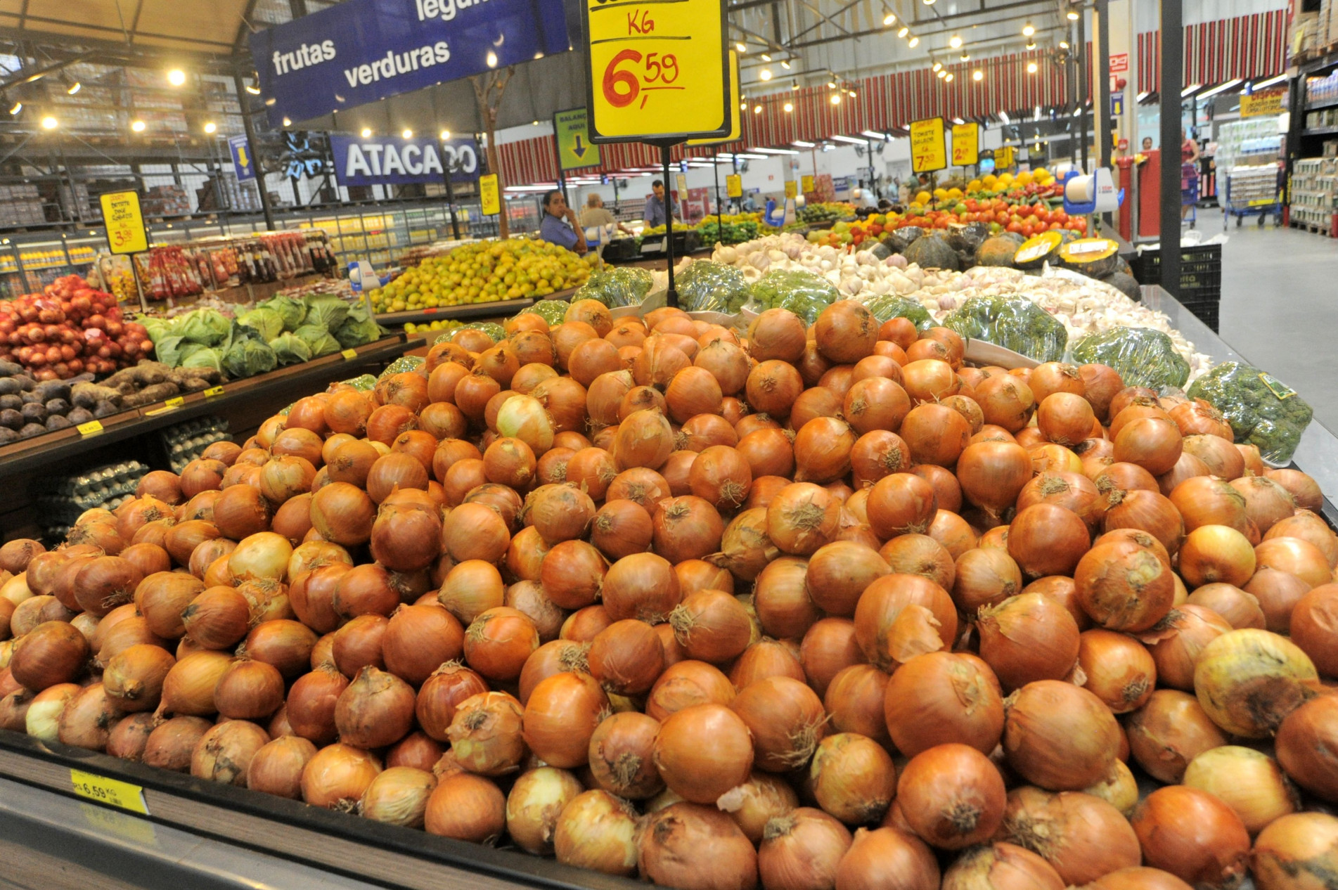 A cebola está entre os itens que encareceram e impactam no bolso do consumidor