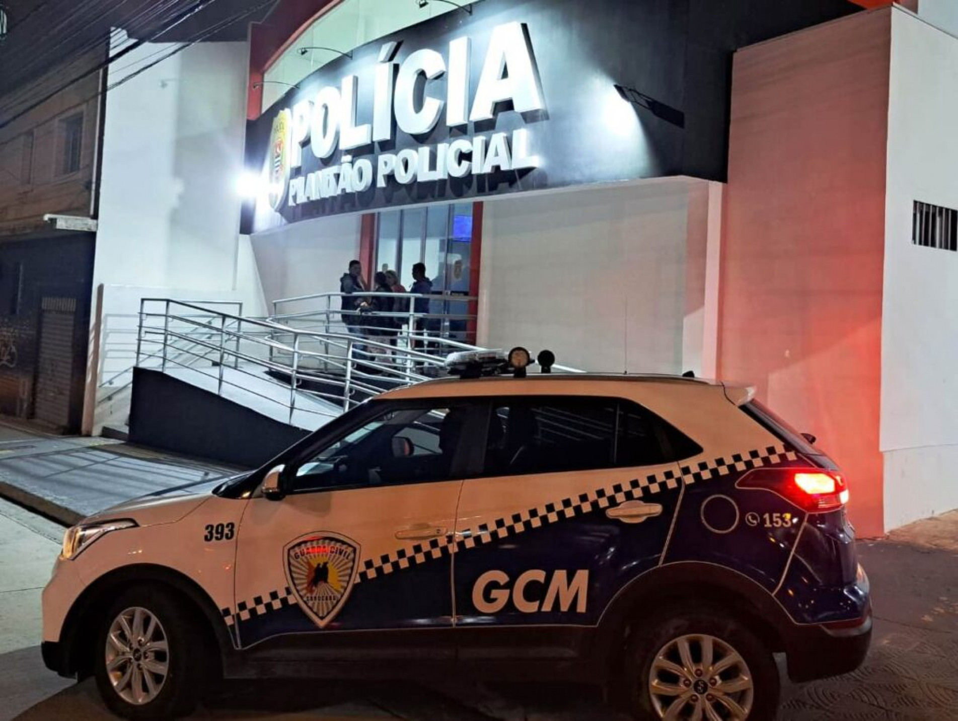 Homem foi encaminhado ao Plantão da Polícia Civil, onde houve a autuação por ameaça 