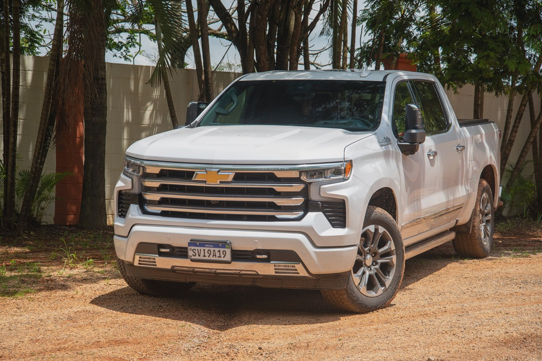 Versão High Country da nova Chevrolet Silverado chegou ao Brasil em dezembro