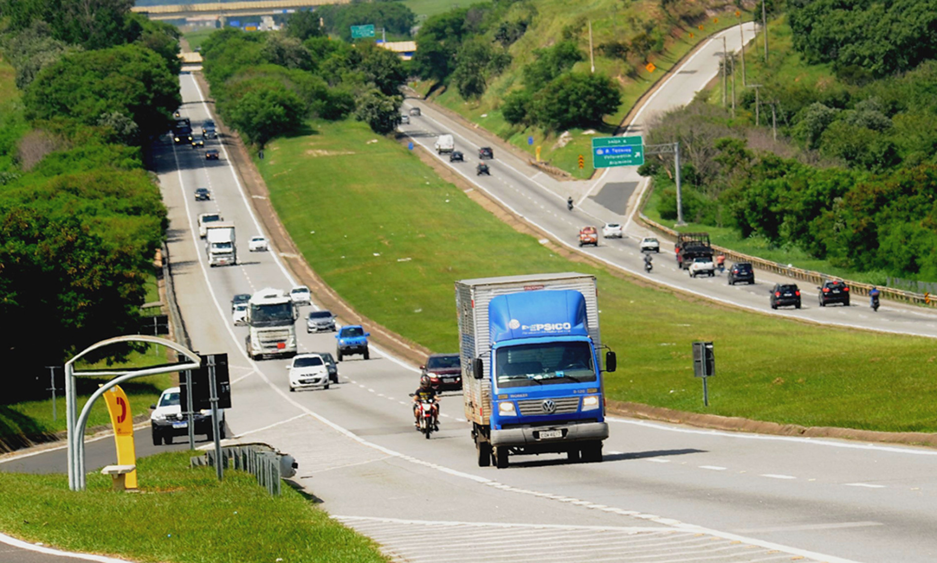 Em fevereiro, o tráfego de veículos leves teve maior alta que o de pesados
