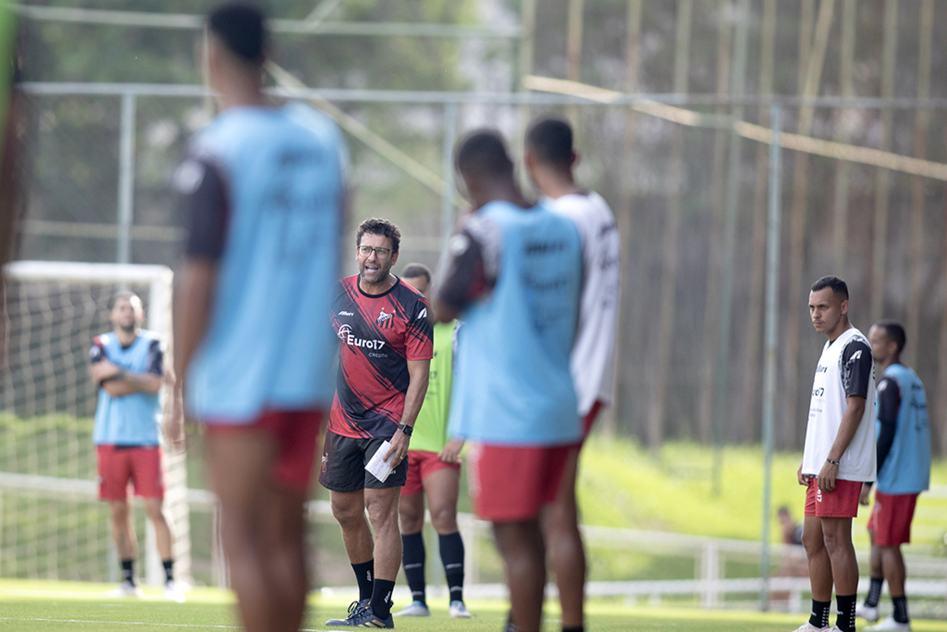 Alberto Valentim chegou há duas semanas para tentar salvar o Galo de Itu 
