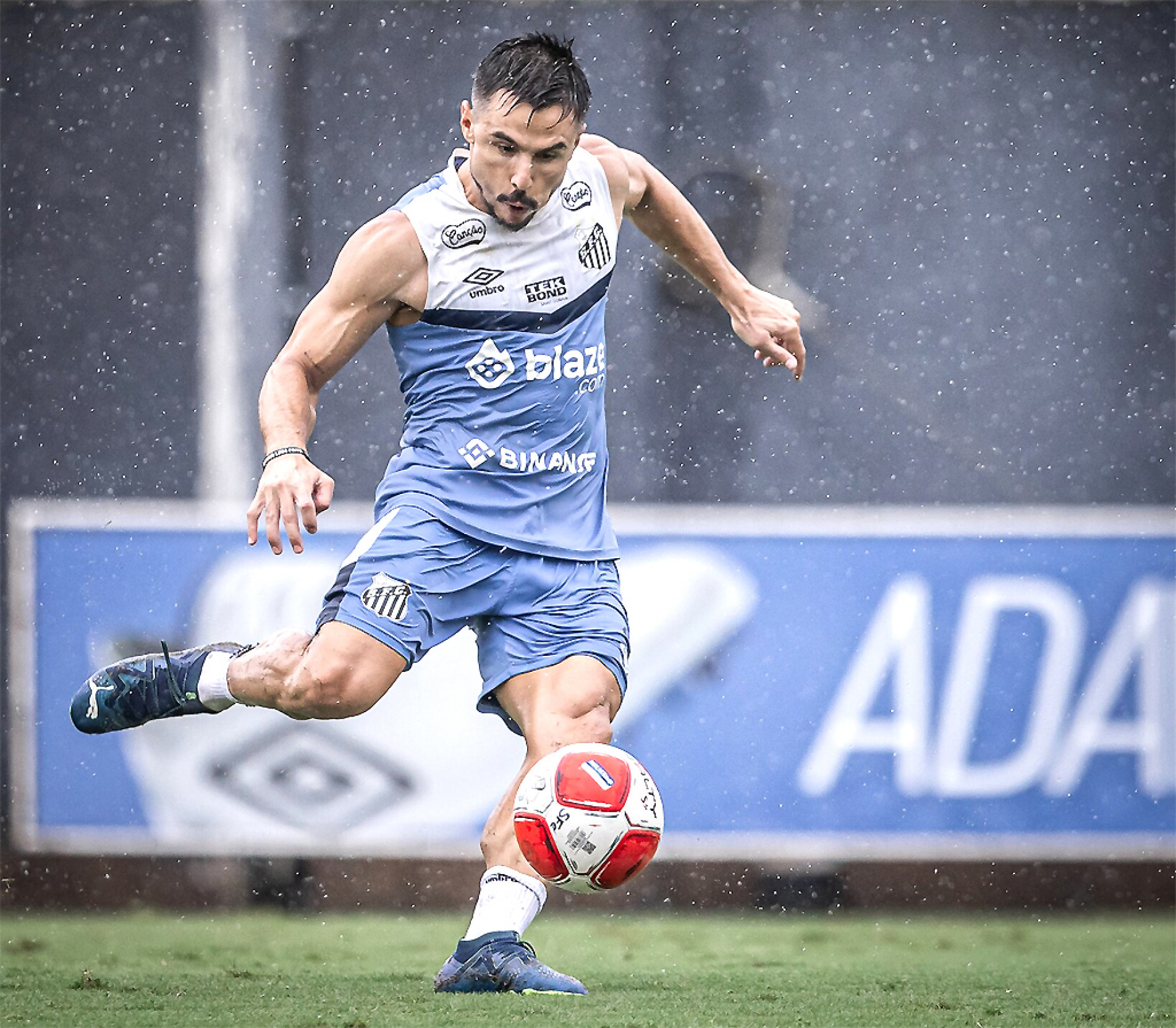 Gabriel Brazão é o novo reforço do Santos