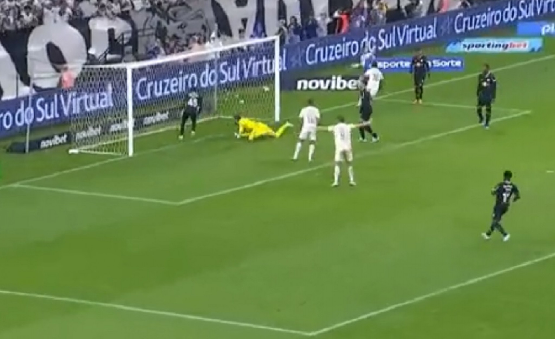 A partida seguiu disputada em ritmo alucinante