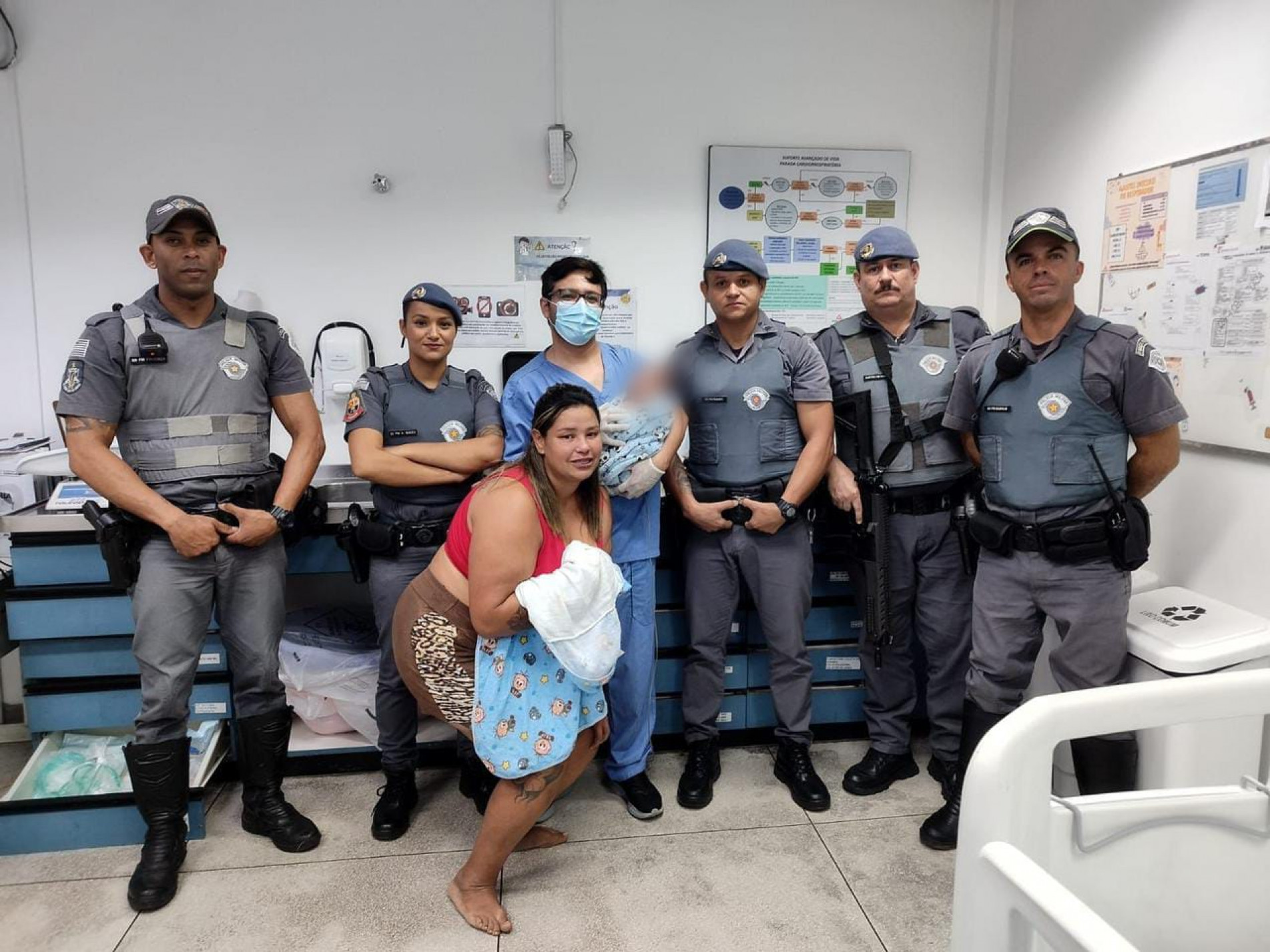 Menino de 33 dias de vida passa bem
