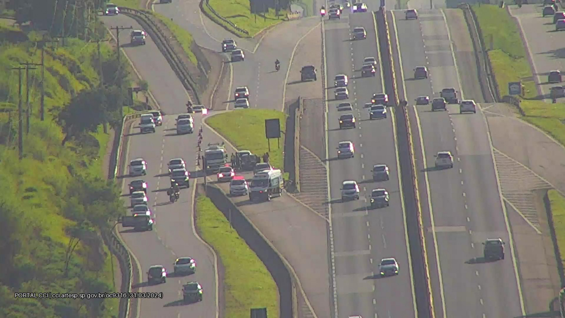 Em Sorocaba, alça de acesso da rodovia ficou bloqueada por cerca de uma hora e meia