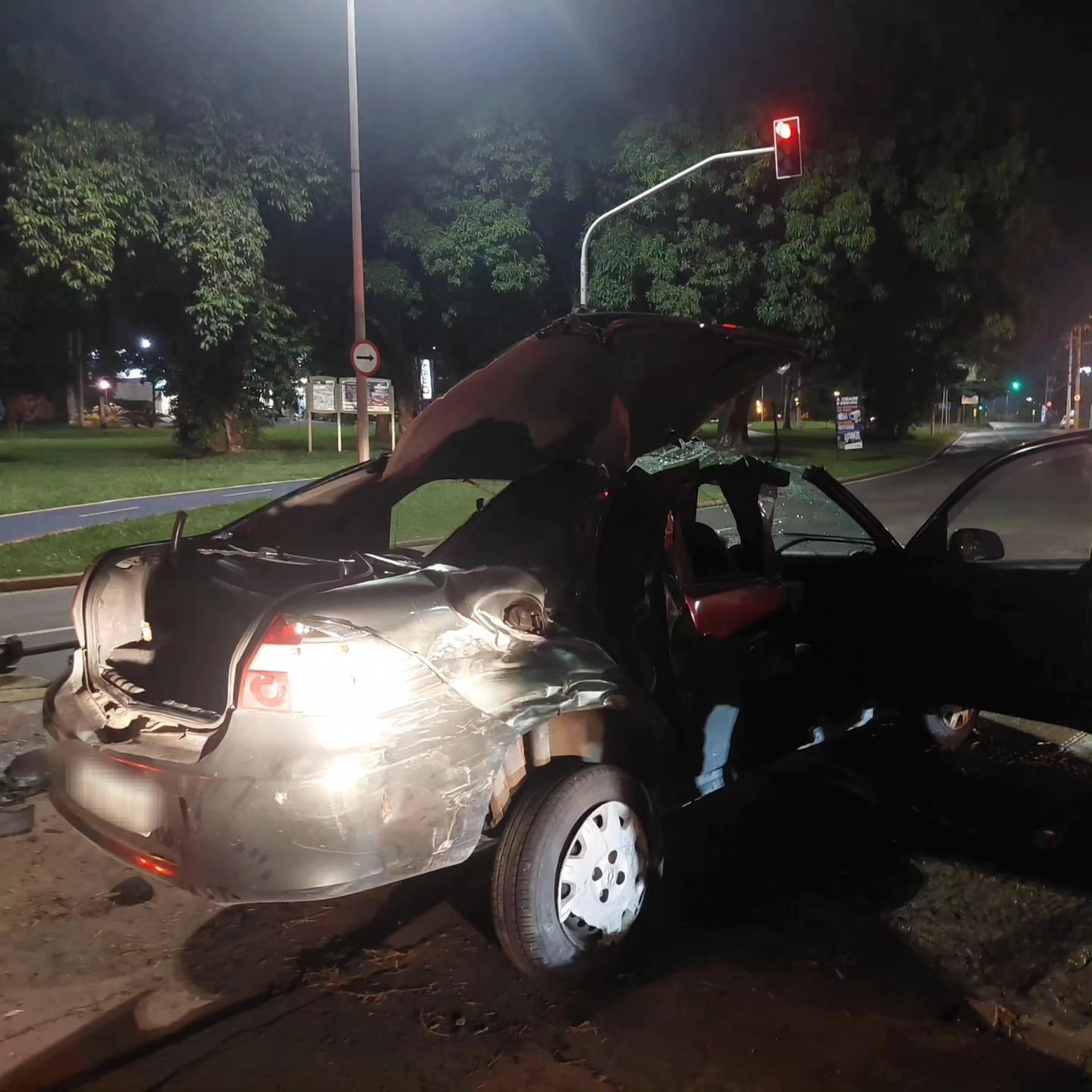 O acidente ocorreu na avenida Três de Março, no acesso à avenida Engenheiro Carlos Reinaldo Mendes