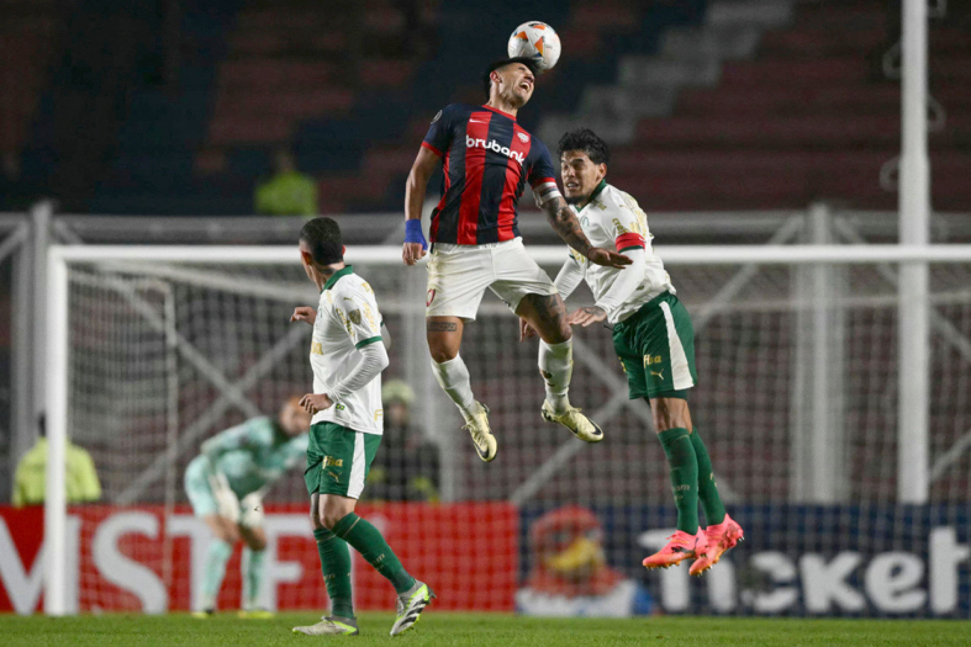  Time argentino teve melhor desempenho, mas errou finalizações