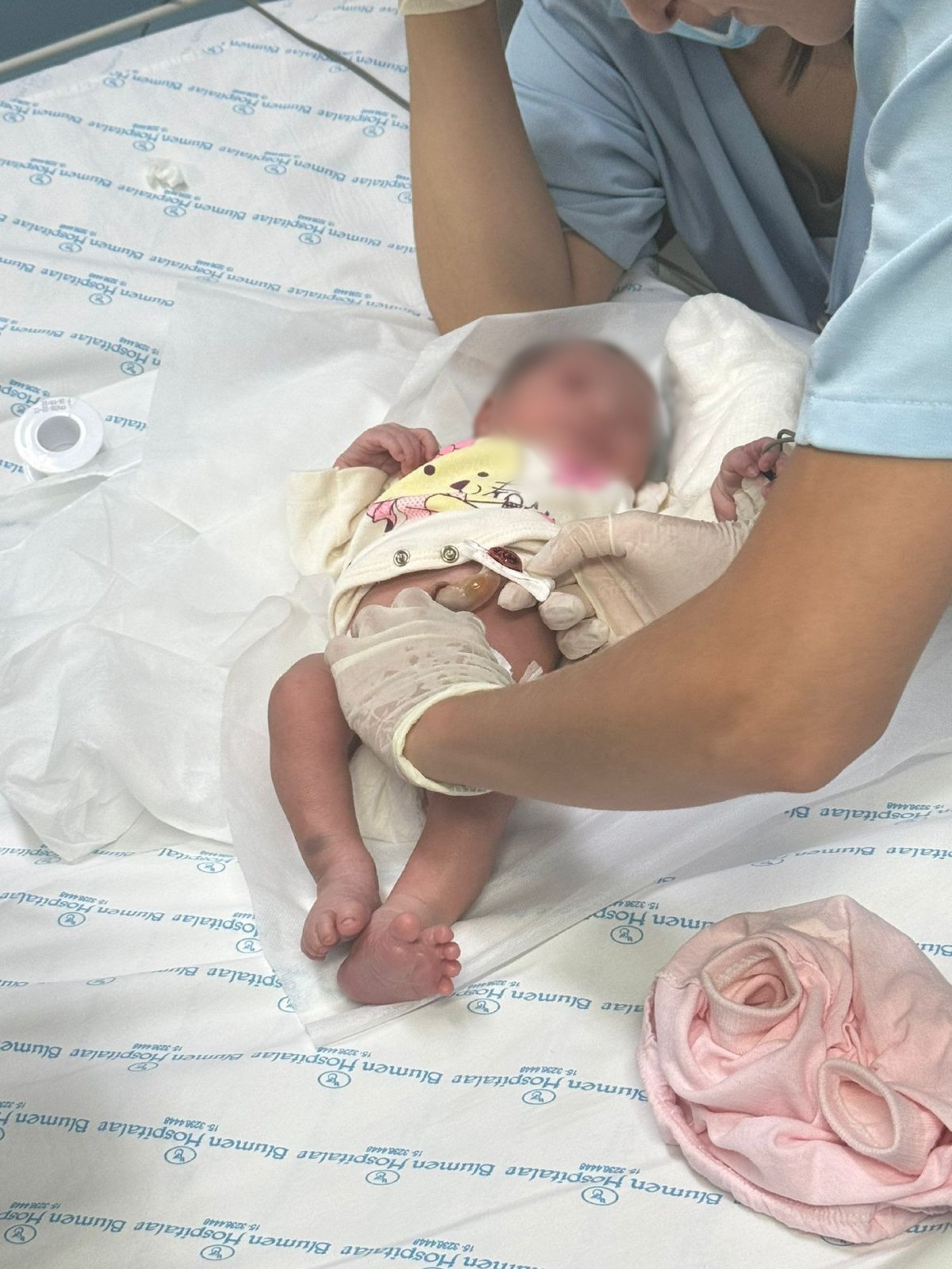 Quando chegou à UBS, a enfermagem realizou o corte correto do cordão umbilical