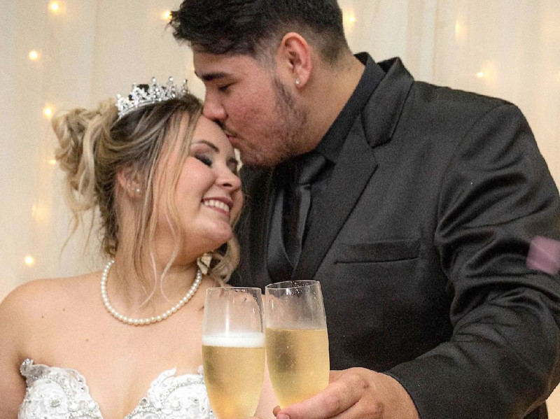 Assim como milhares de casais, Thales e Thaysa realizaram o sonho de subir ao 
altar em novembro de 2022, após dois anos juntos