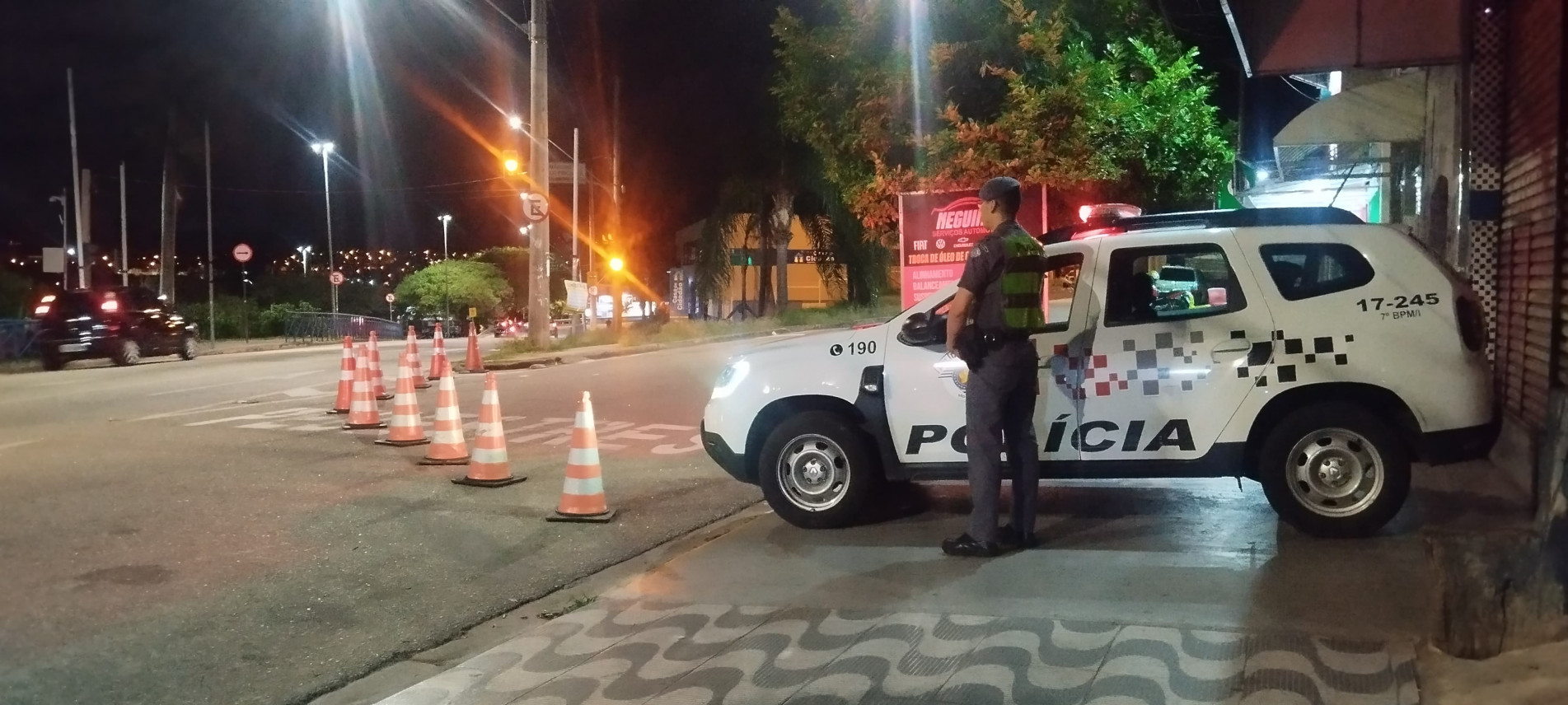 Os agentes percorrem diversos pontos da cidade