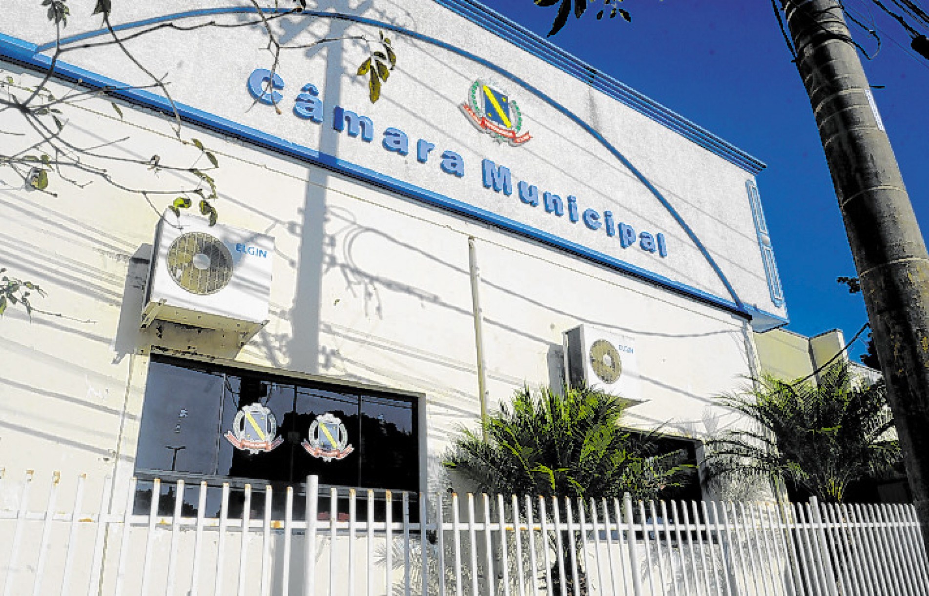 Segundo o Legislativo, não há previsão de retorno dos projetos ao plenário
