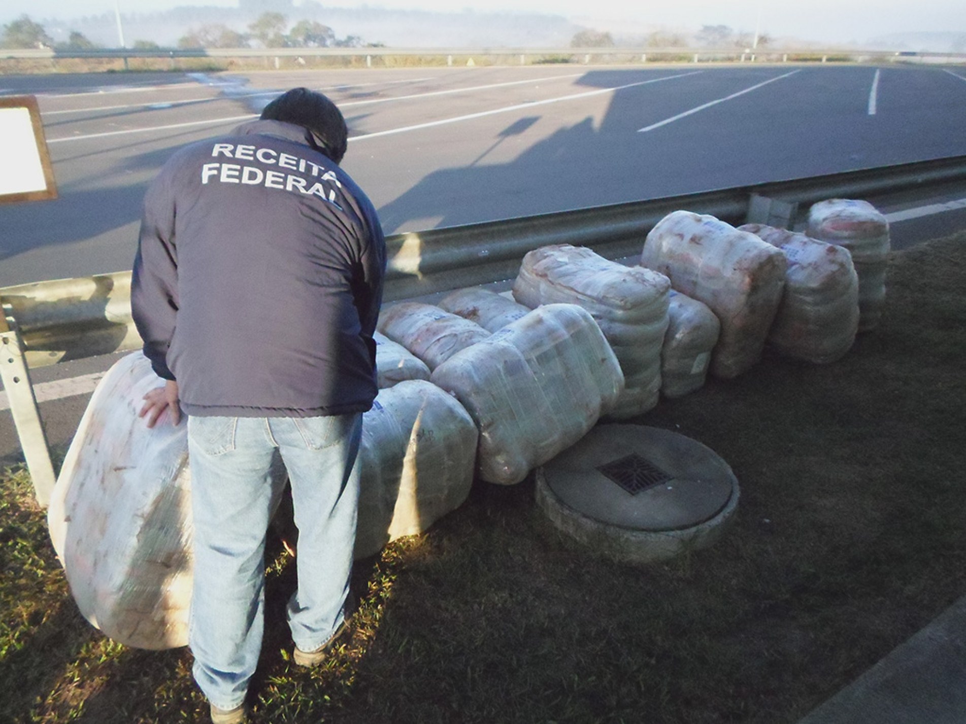 Contrabando, pirataria e ligações clandestinas de energia geram prejuízos 

